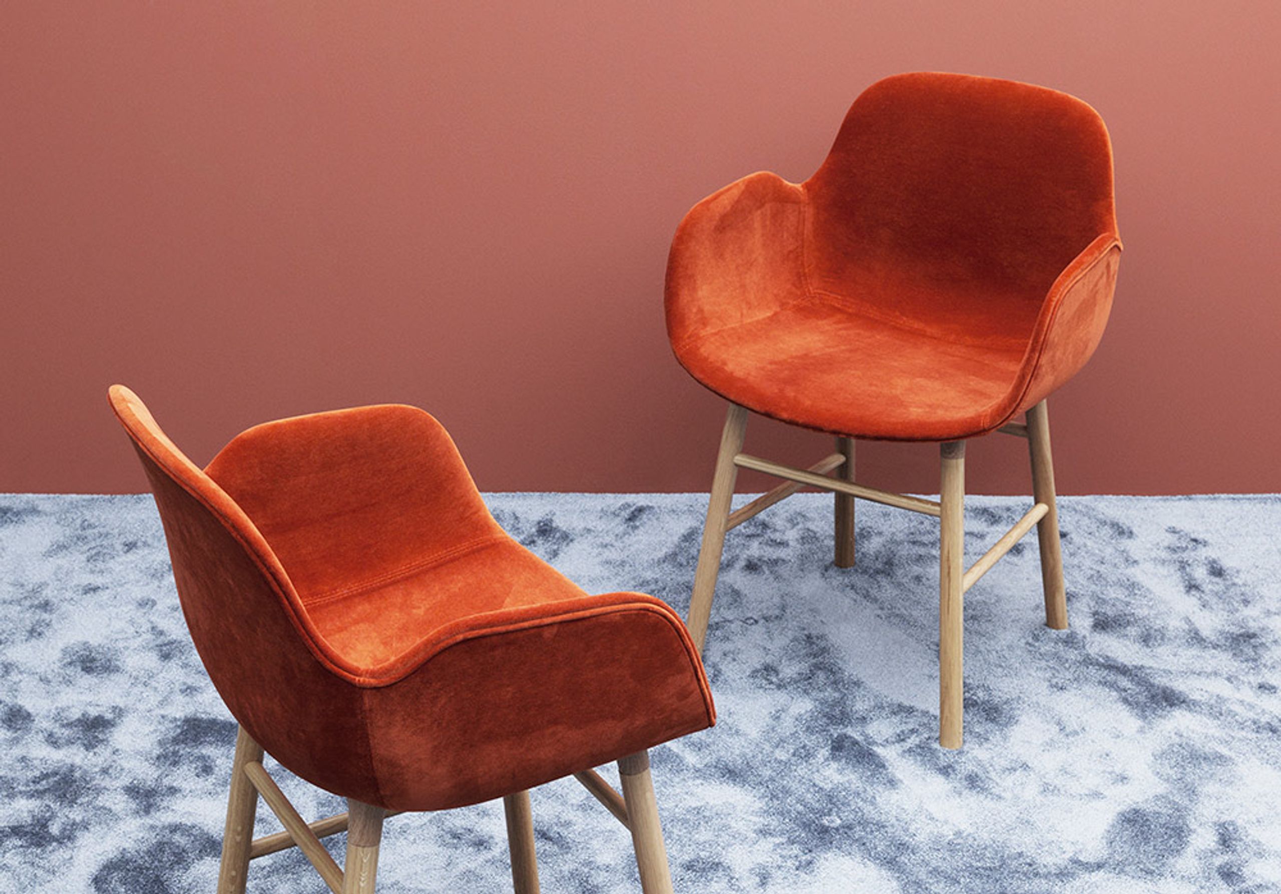 Normann Copenhagen - Armchair - Form Armchair - Full Upholstery Wood - Frame: Oak / Fabric: City Velvet vol. 2 43