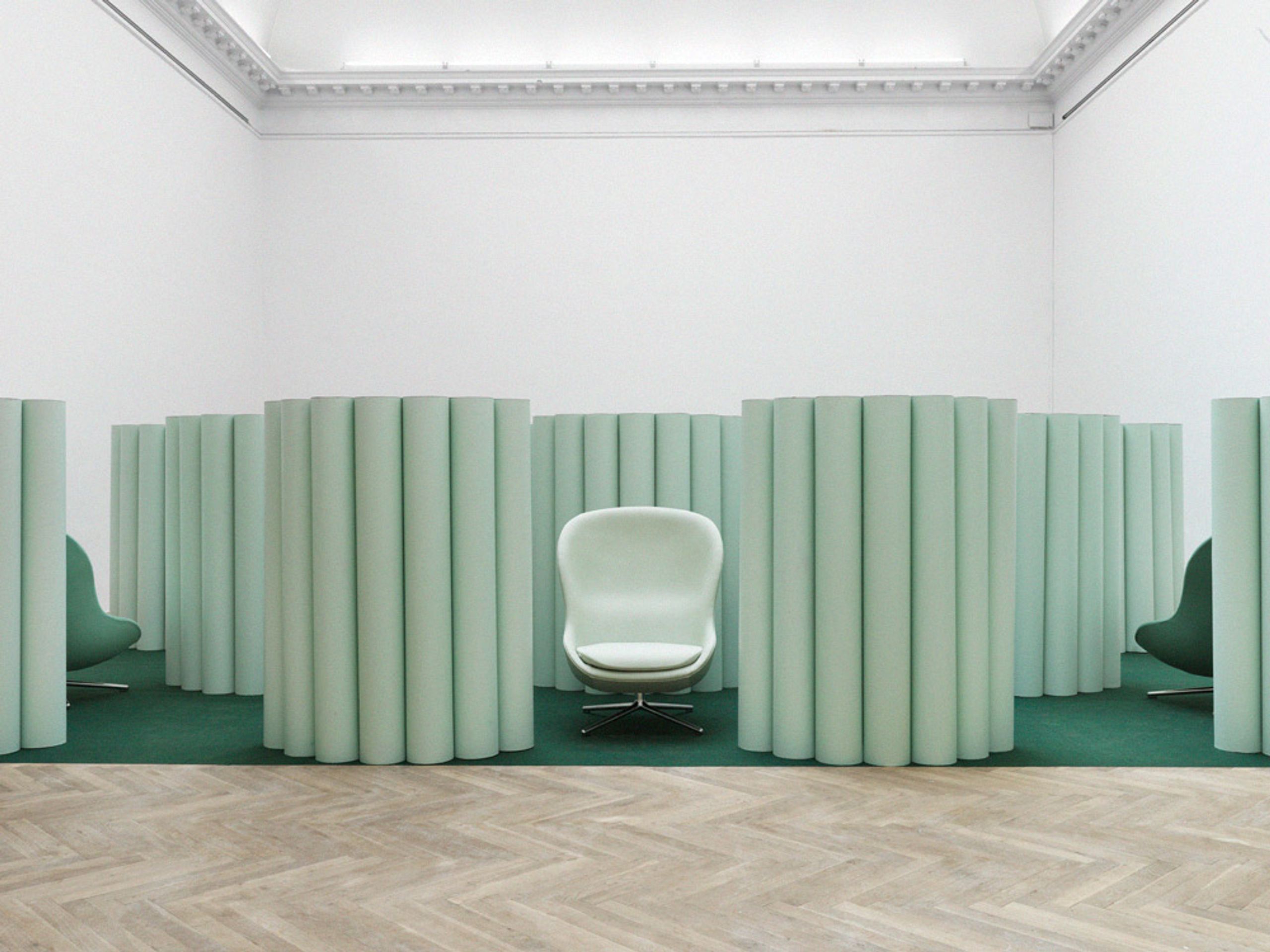 Normann Copenhagen - Lænestol - Hyg Lænestol Høj - Synergy - Loop