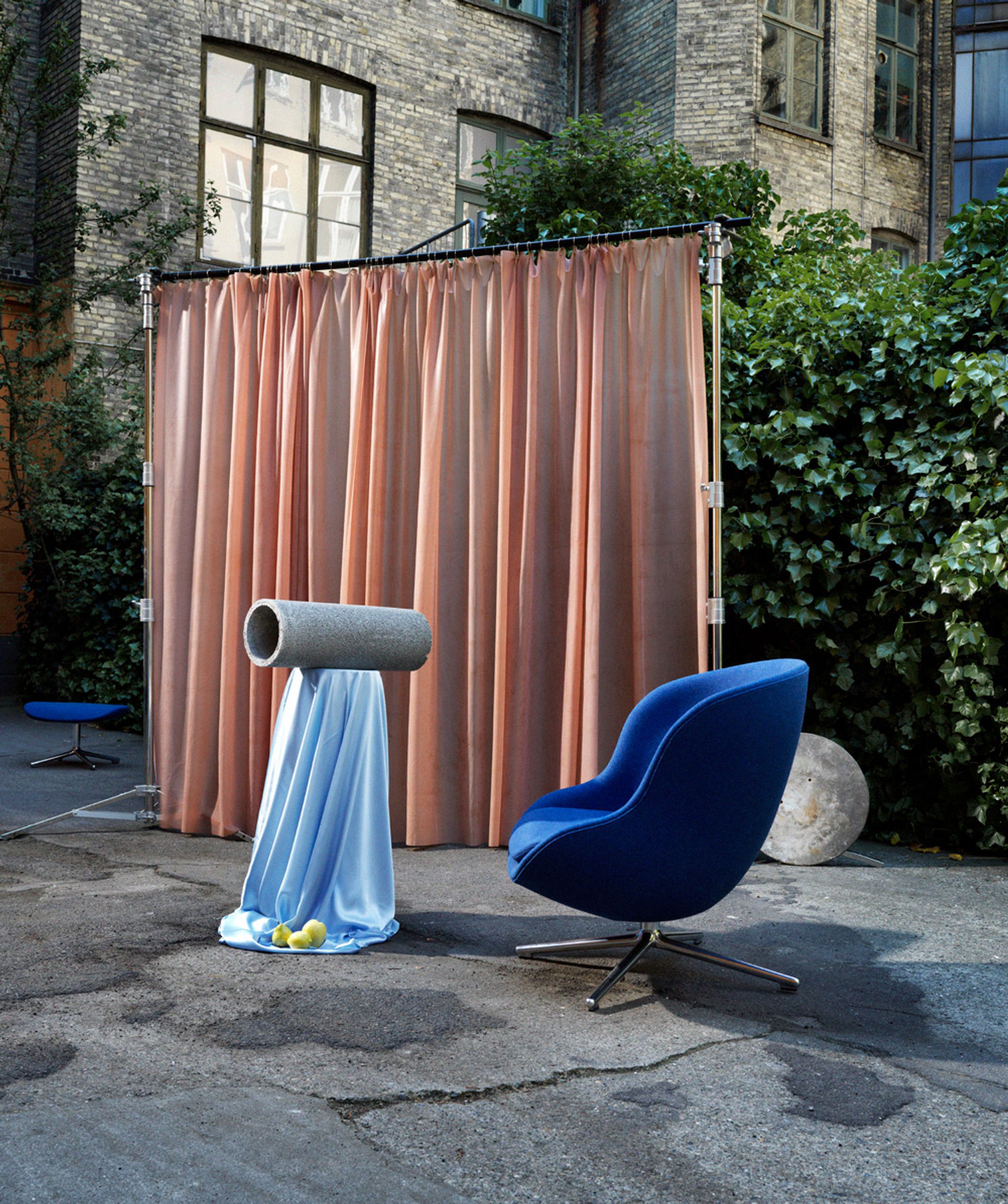 Normann Copenhagen - Lænestol - Hyg Lænestol Lav - Synergy - Bracket