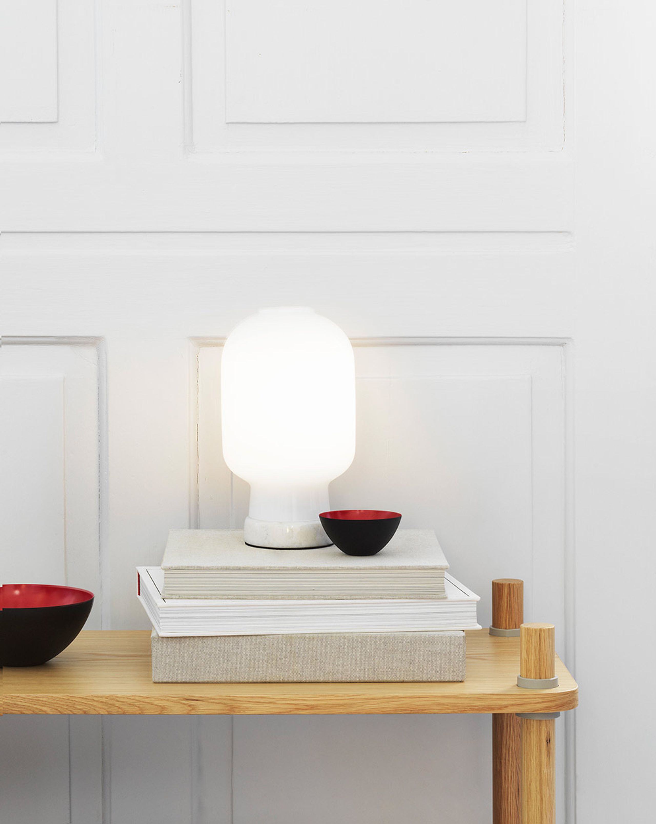 Normann Copenhagen - Lampa - Amp Table Lamp - Smoke / Black