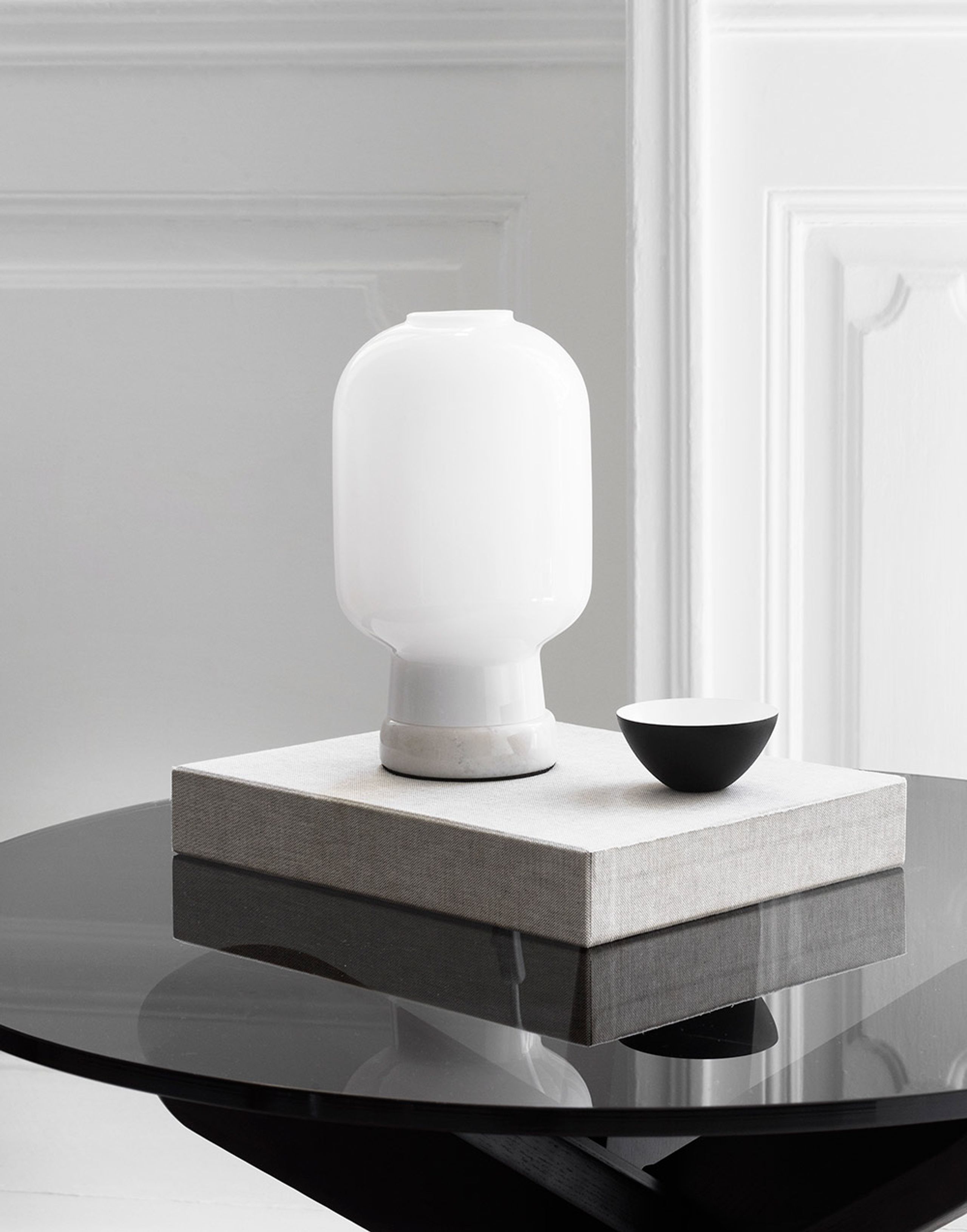 Normann Copenhagen - Lampa - Amp Table Lamp - Smoke / Black