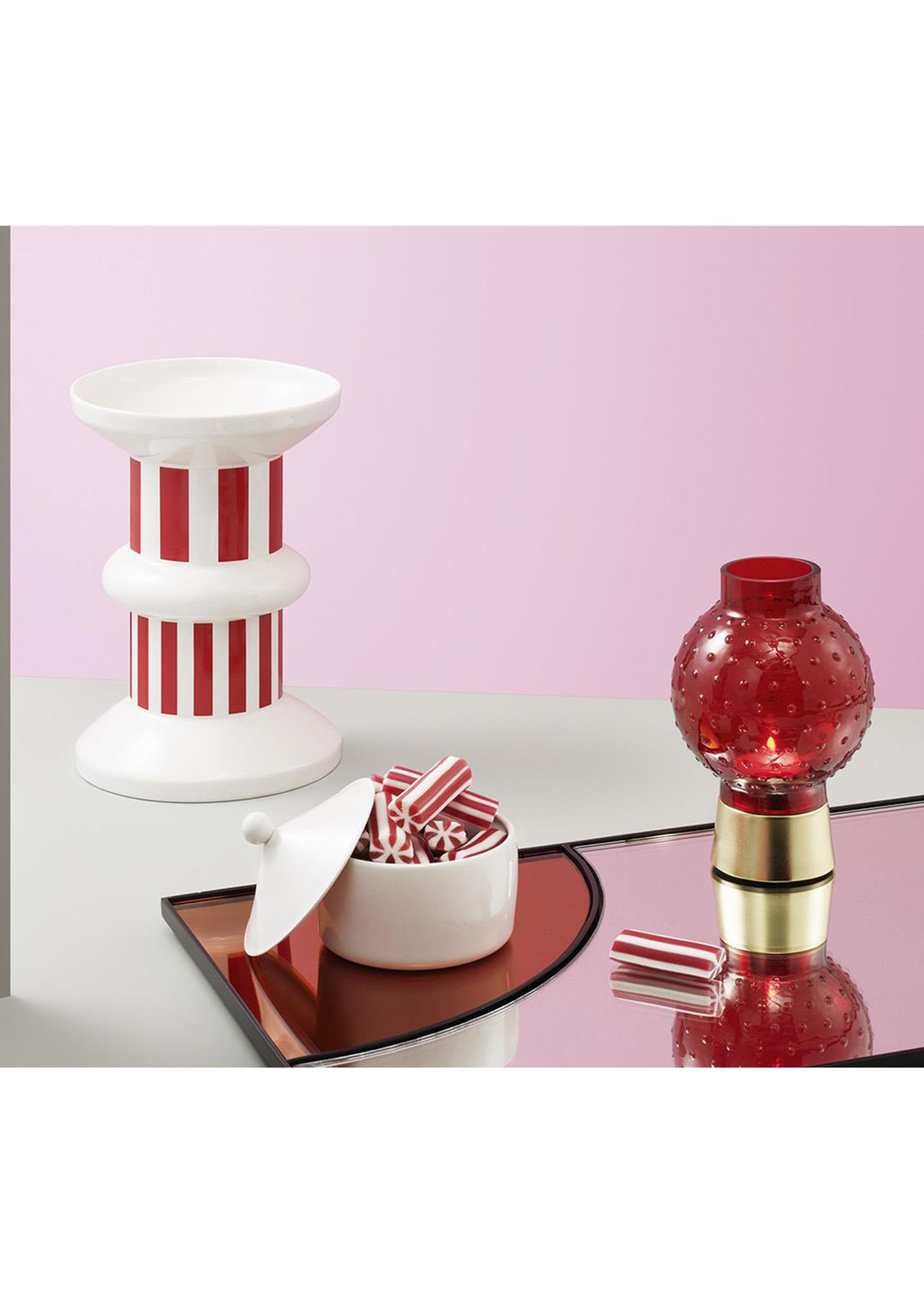 Normann Copenhagen - Kaarsenhouder - Story Fyrfadsstage - Lollipop Red