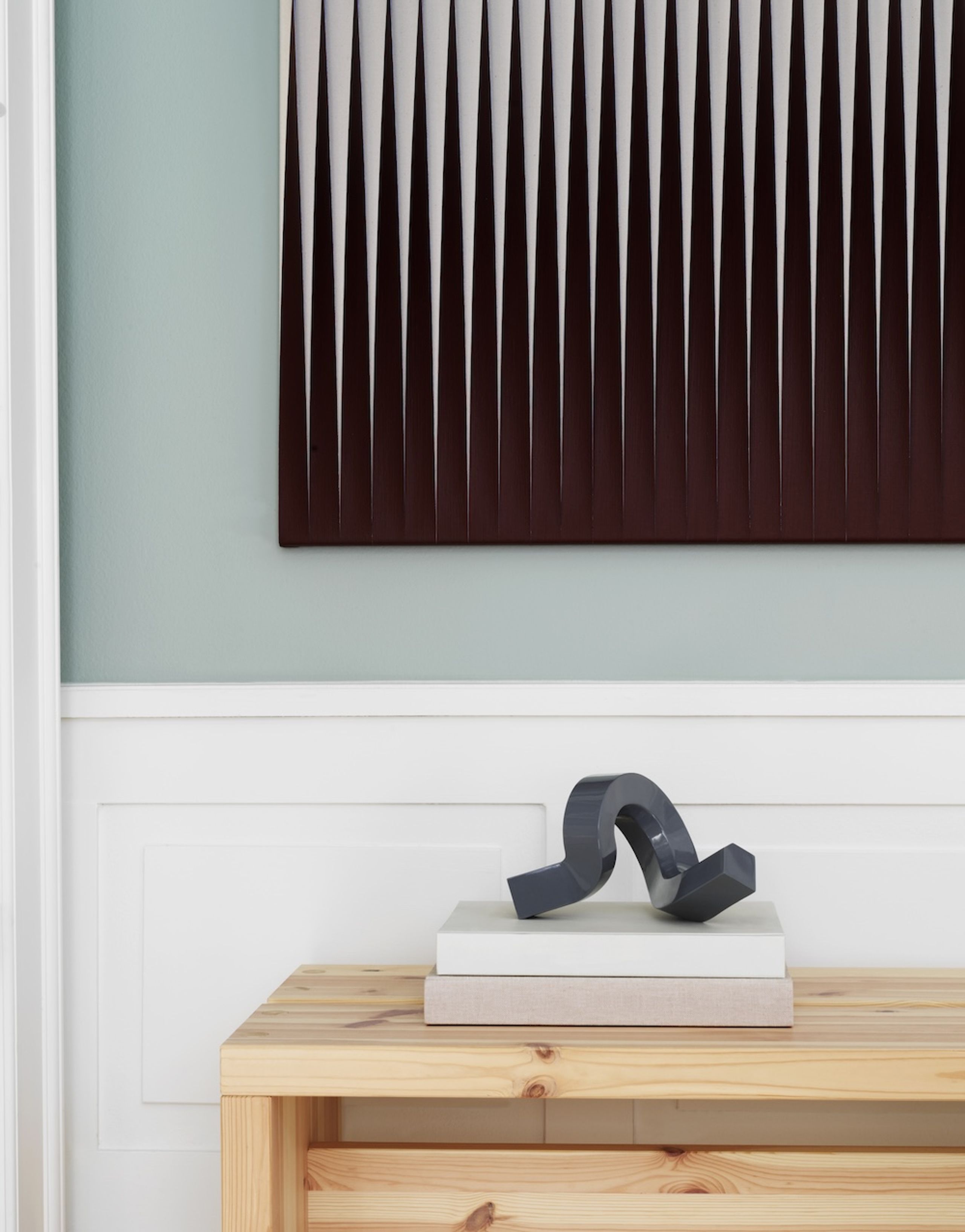 Normann Copenhagen - Candle holder - Crooked Candlestick One Aluminium - Grey