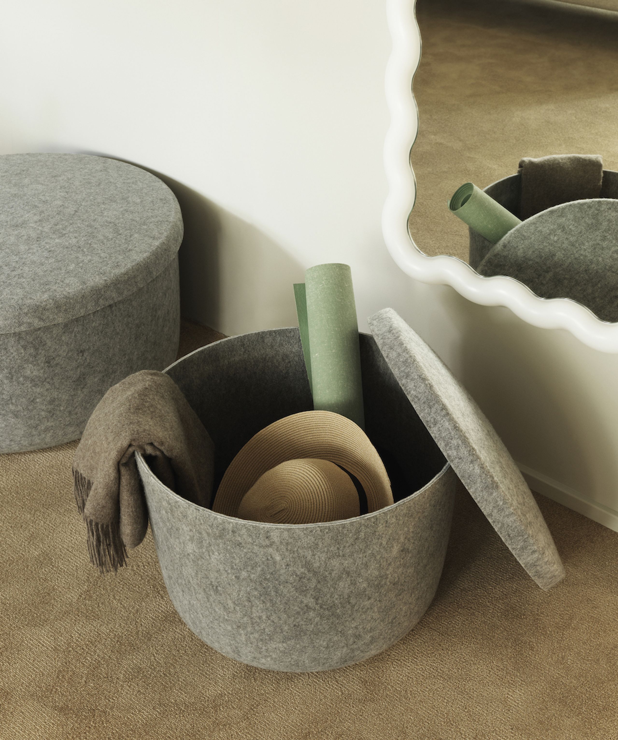 Normann Copenhagen - Aufbewahrungsboxen - Hide Storage Pouf Small - Grey - Felt 393