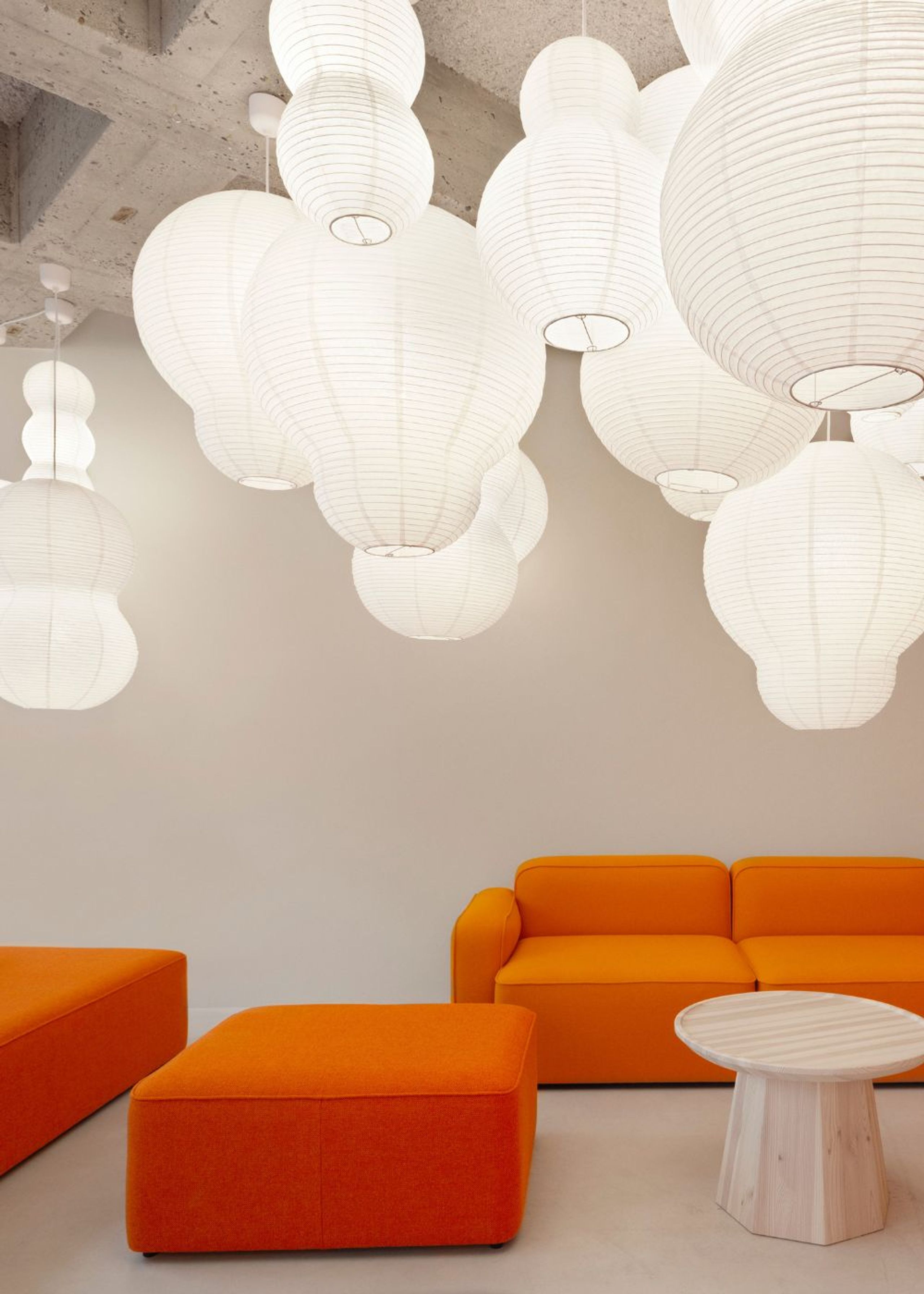 Normann Copenhagen - Pendule - Puff Lamp - White / Bubble