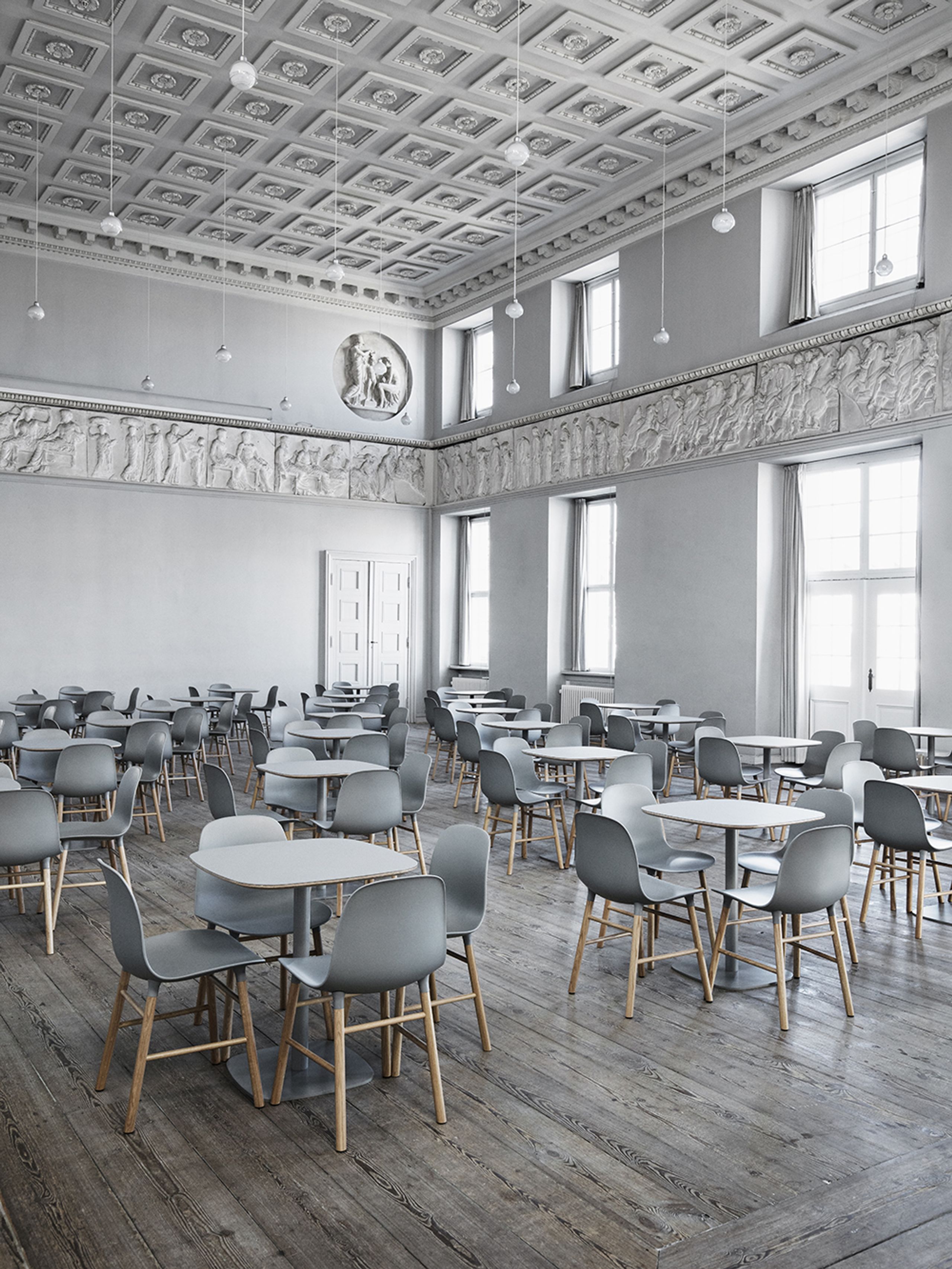 Normann Copenhagen - Dining chair - Form Chair Wood - Grey/Oak