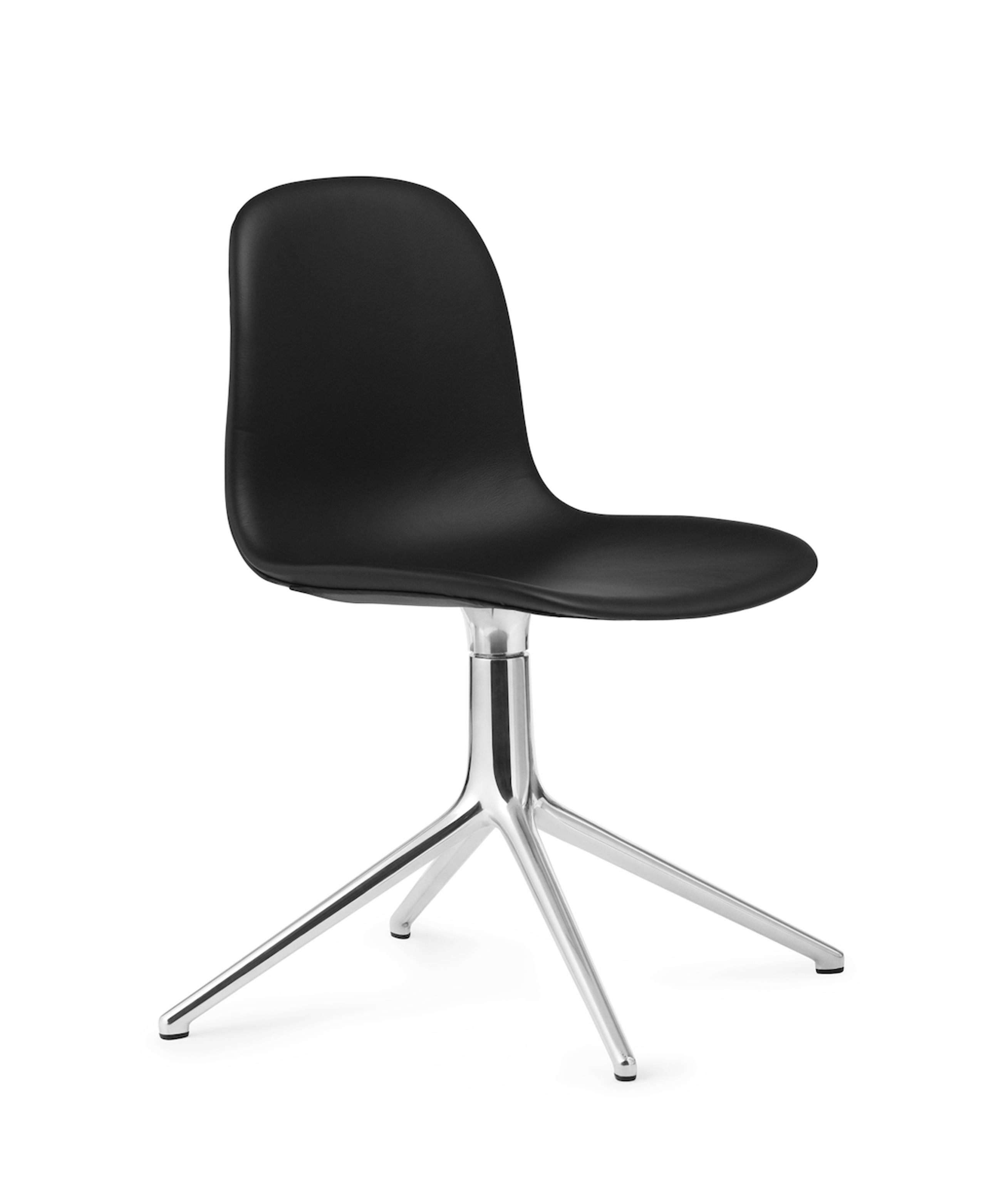 Normann Copenhagen - Chaise - Form Chair - Swivel 4L Full Upholstery - Frame: Aluminium / Ultra leather brandy