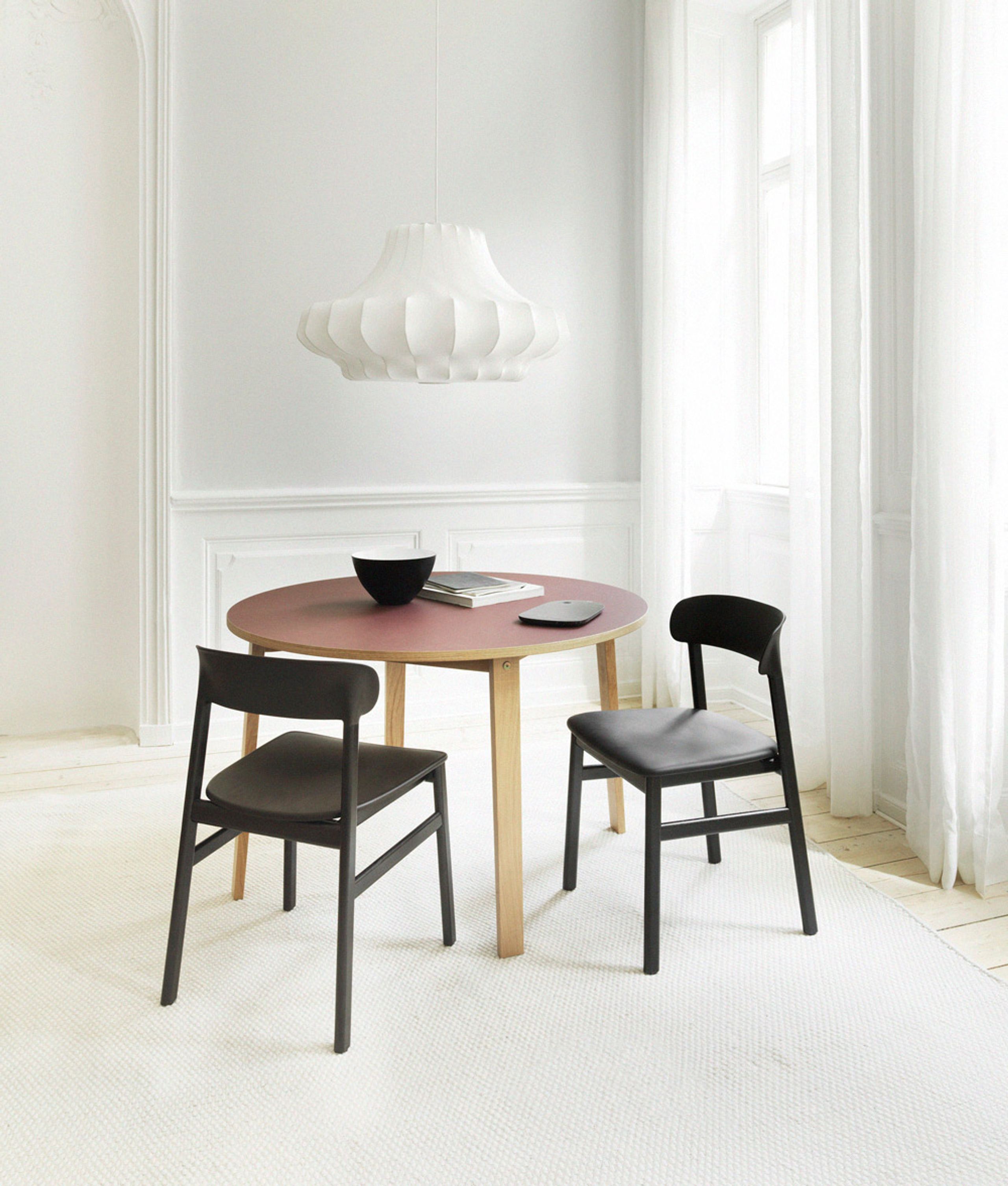 Normann Copenhagen - Cadeira de jantar - Herit chair / Upholstery - Black (Synergy)