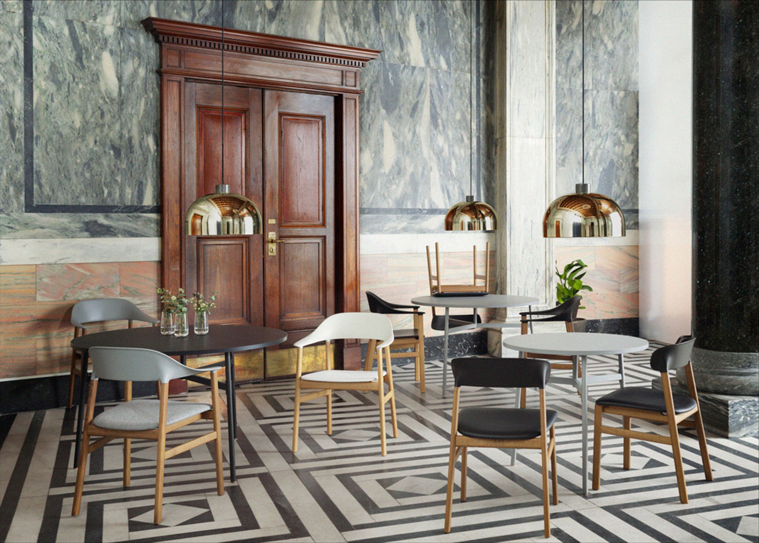 Normann Copenhagen - Cadeira de jantar - Herit chair / Upholstery - Black (Synergy)