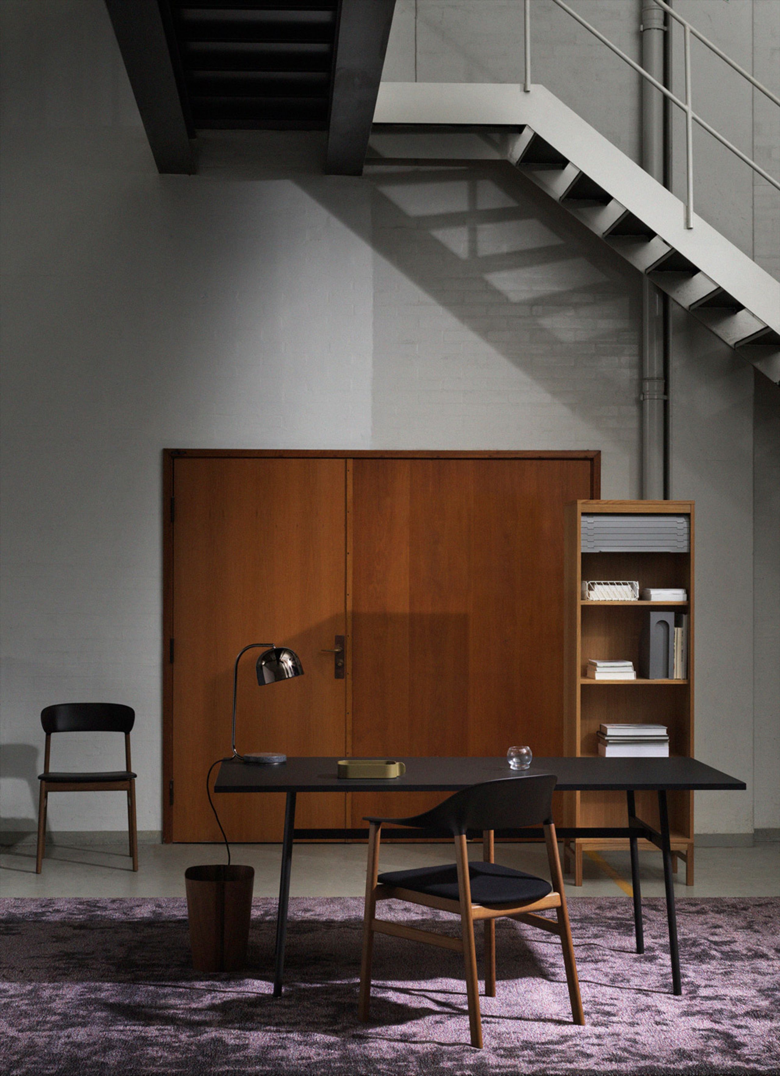 Normann Copenhagen - Cadeira de jantar - Herit chair / Upholstery - Black (Synergy)