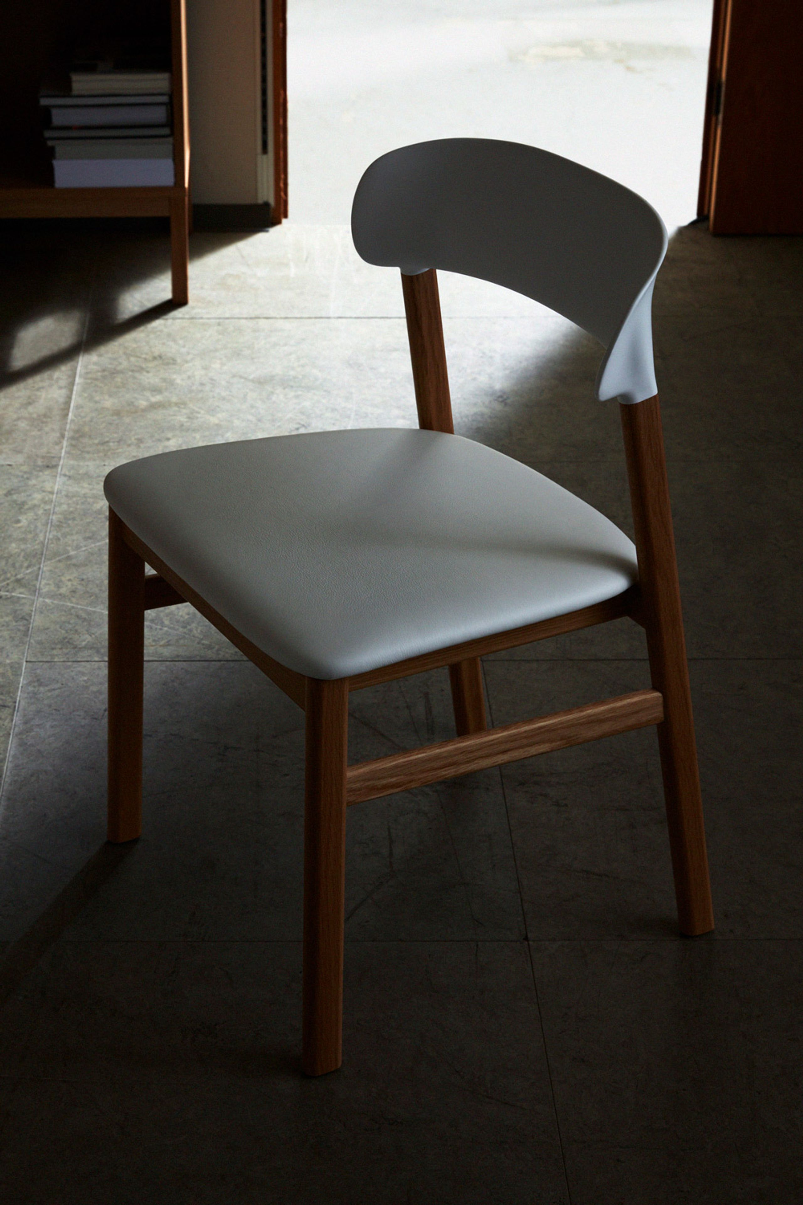 Normann Copenhagen - Chair - Herit chair / Upholstery - Sand (Spectrum Leather)