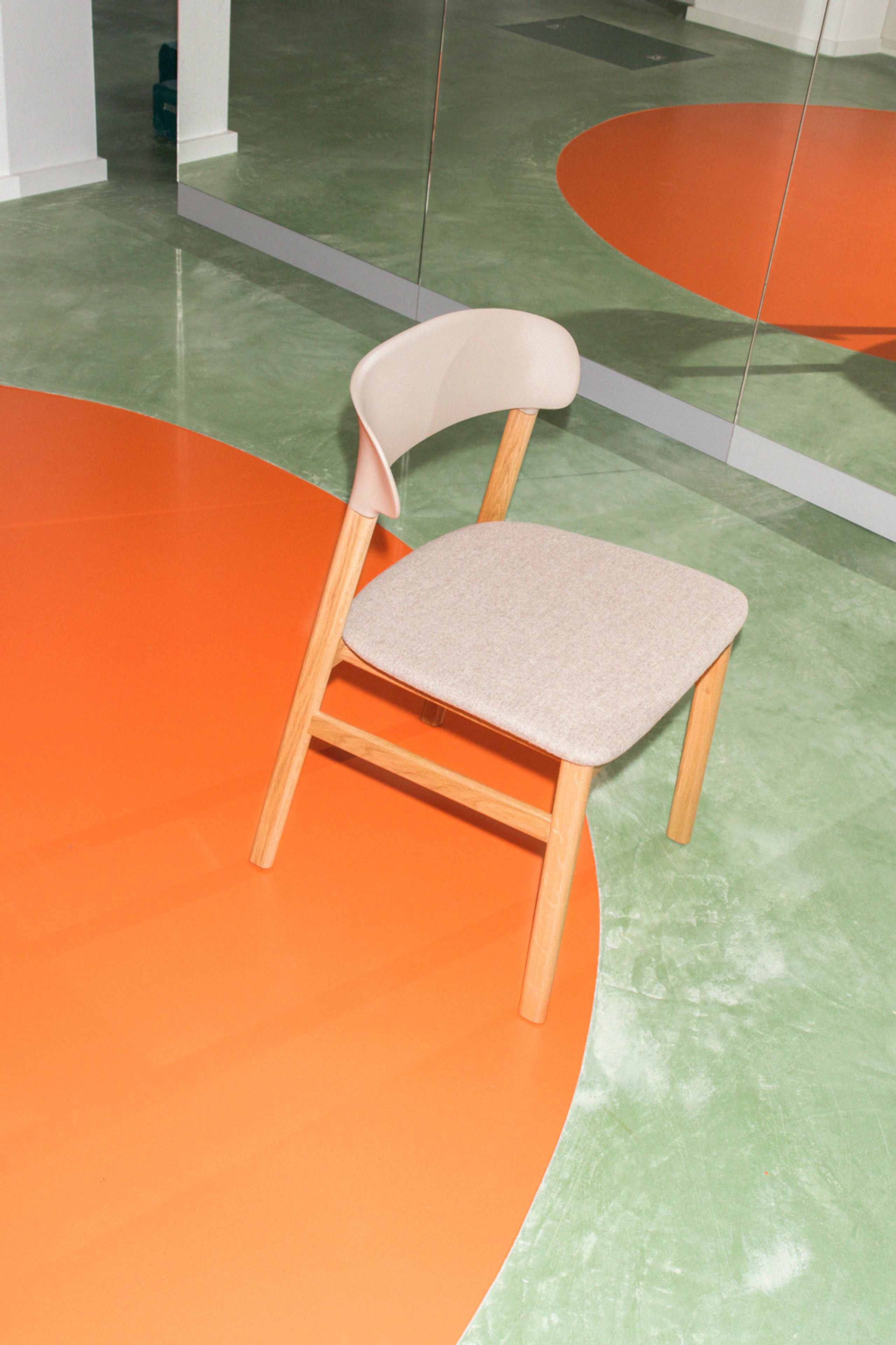 Normann Copenhagen - Chair - Herit chair / Upholstery - Sand (Spectrum Leather)