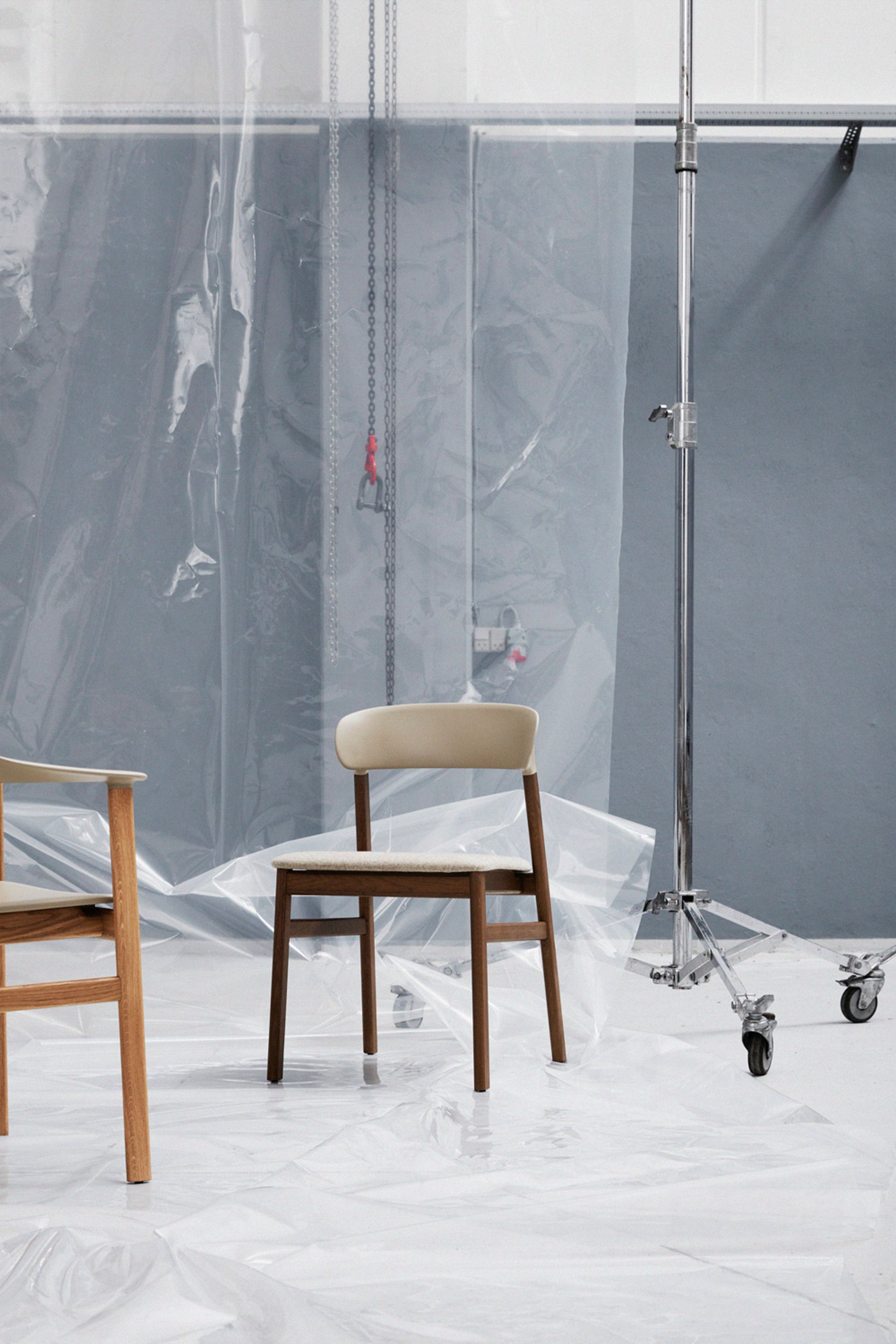 Normann Copenhagen - Cadeira de jantar - Herit chair / Upholstery - White (Spectrum Leather)