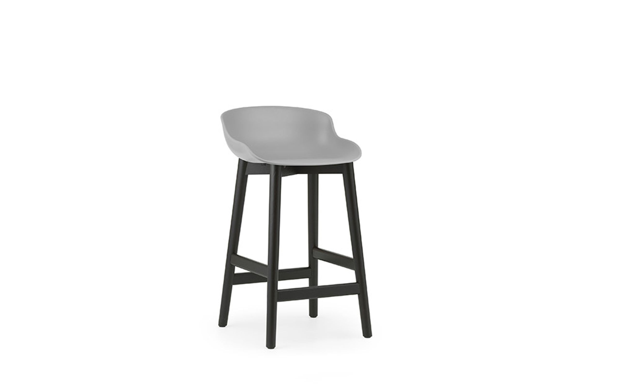 Normann Copenhagen - Stol - Hyg bar stool 65 cm wood - Grå - Sort Egetræ