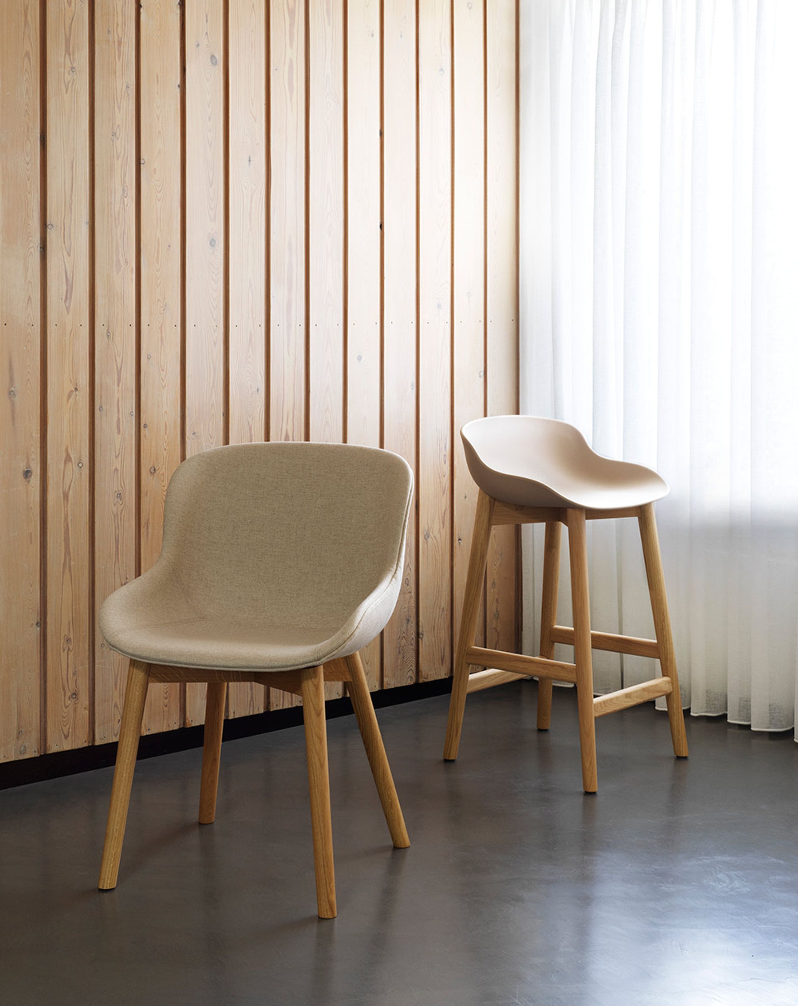 Normann Copenhagen - Stol - Hyg bar stool 65 cm wood - Hvid - Egetræ