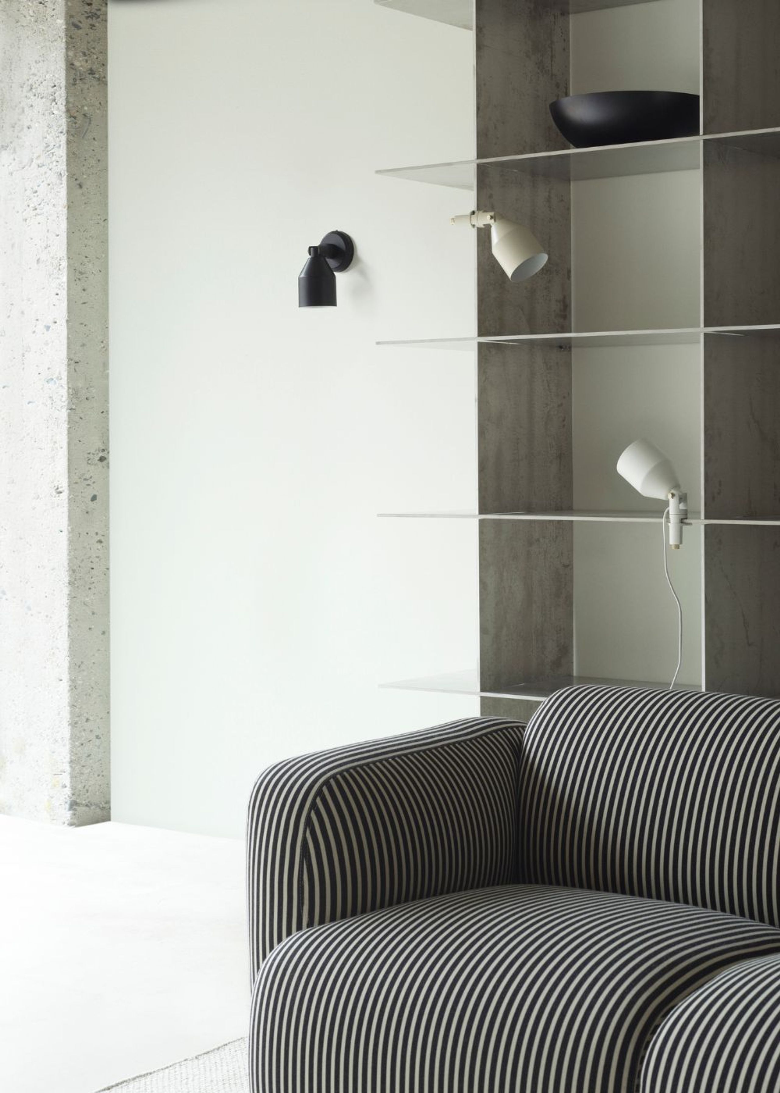 Normann Copenhagen - Wandlampe - Klip Lamp Normann Copenhagen - Warm Grey