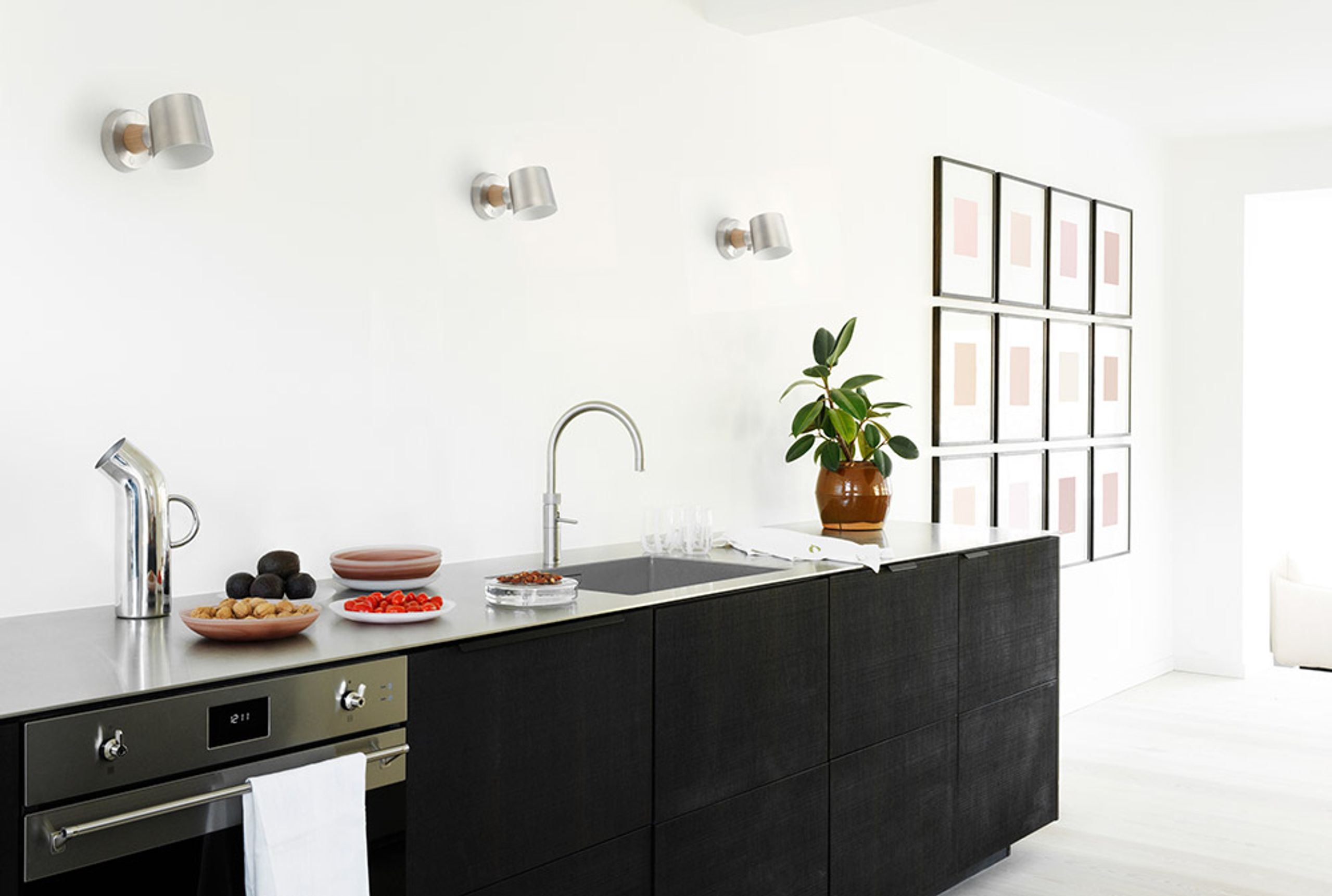 Normann Copenhagen - Wall lamp - Rise Wall Lamp - Petrol Green