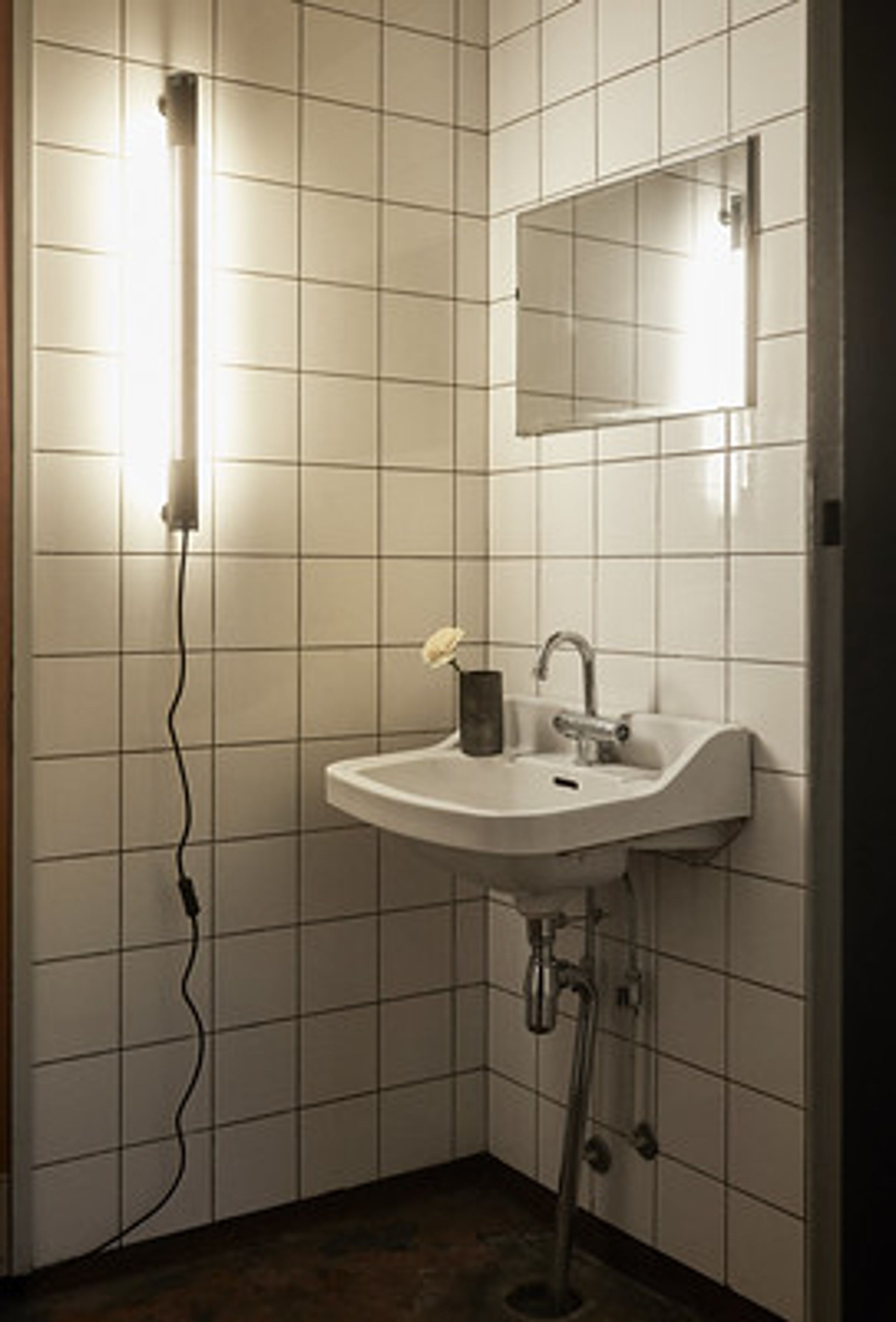 NUAD - Wall Lamp - Radent Wall Lamps - Small - Black