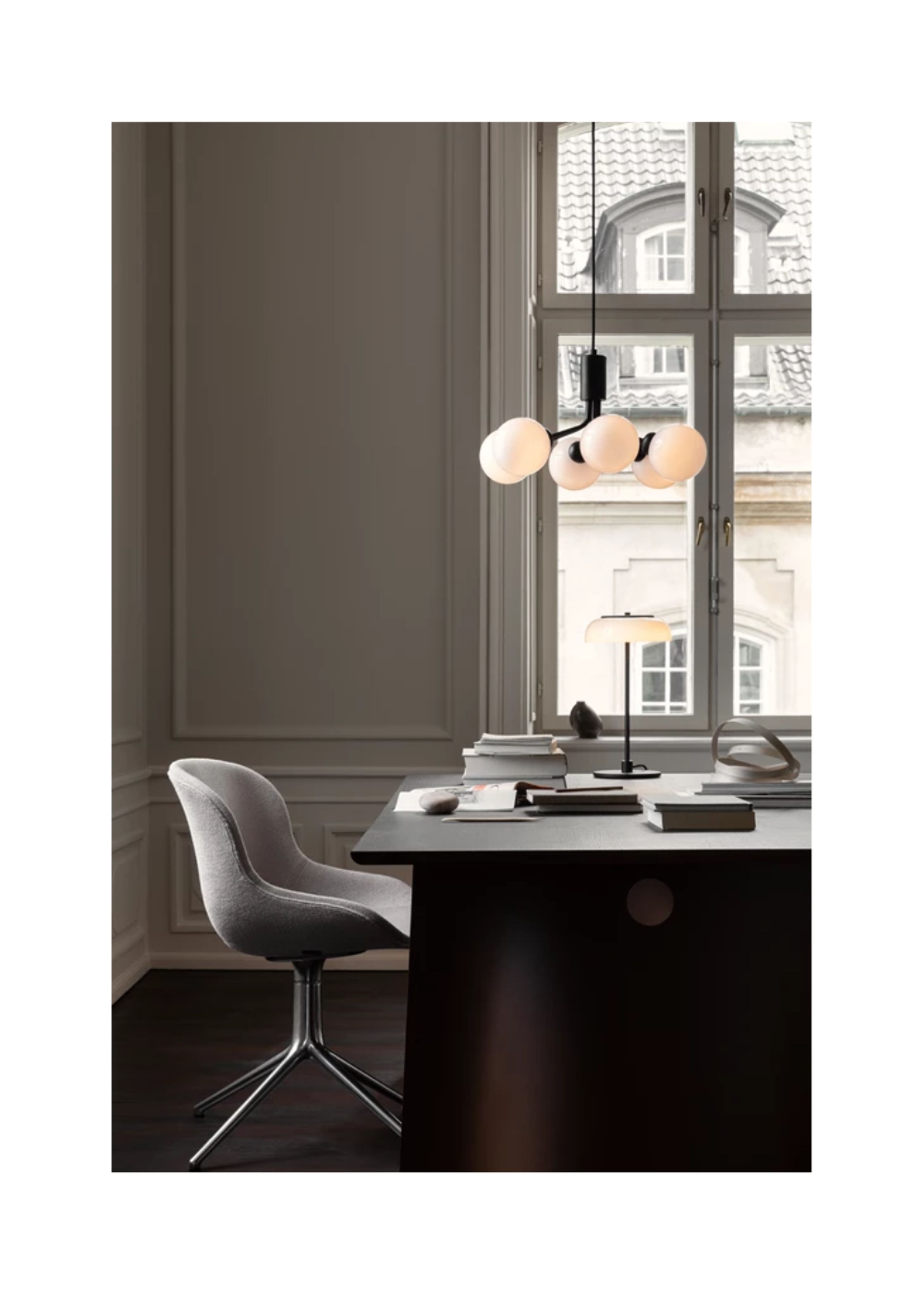 Nuura - Lamp - Apiales 6 - Satin Black / Opal