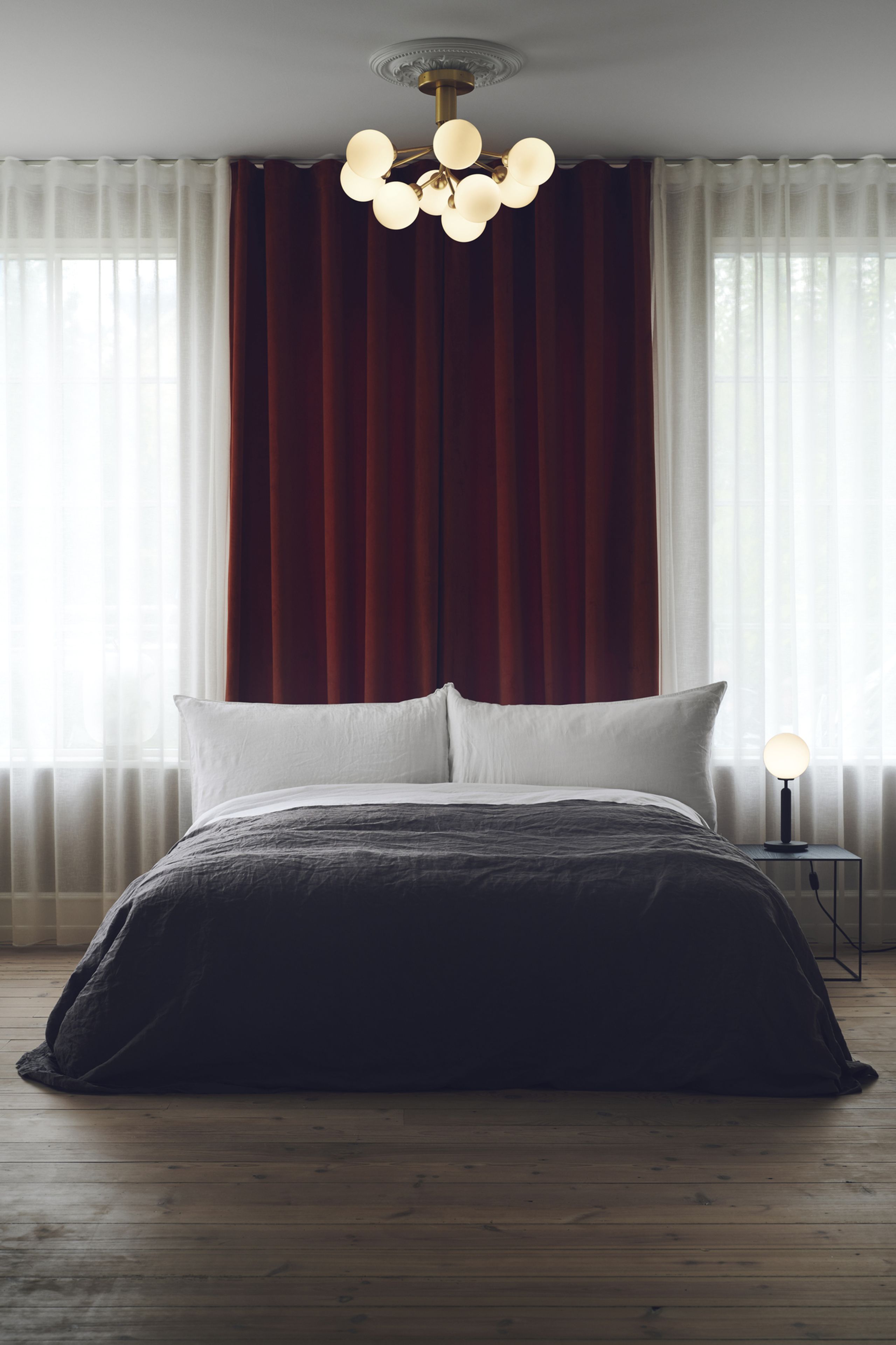 Nuura - Lamp - Apiales 9 Ceiling - Brushed brass/Opal white