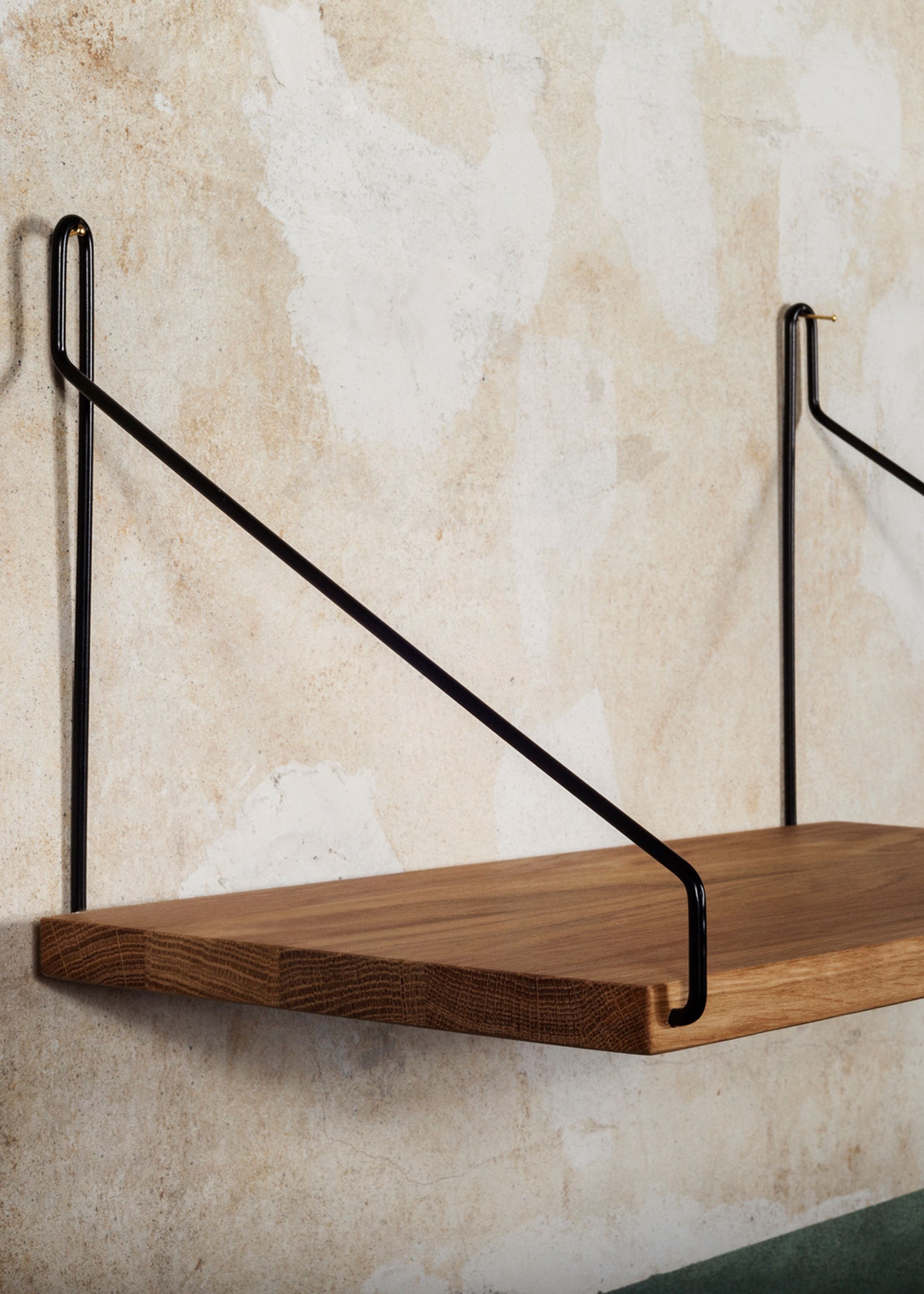 FRAMA - 1 - Oak Shelf - 60 cm. - Eg/Sort