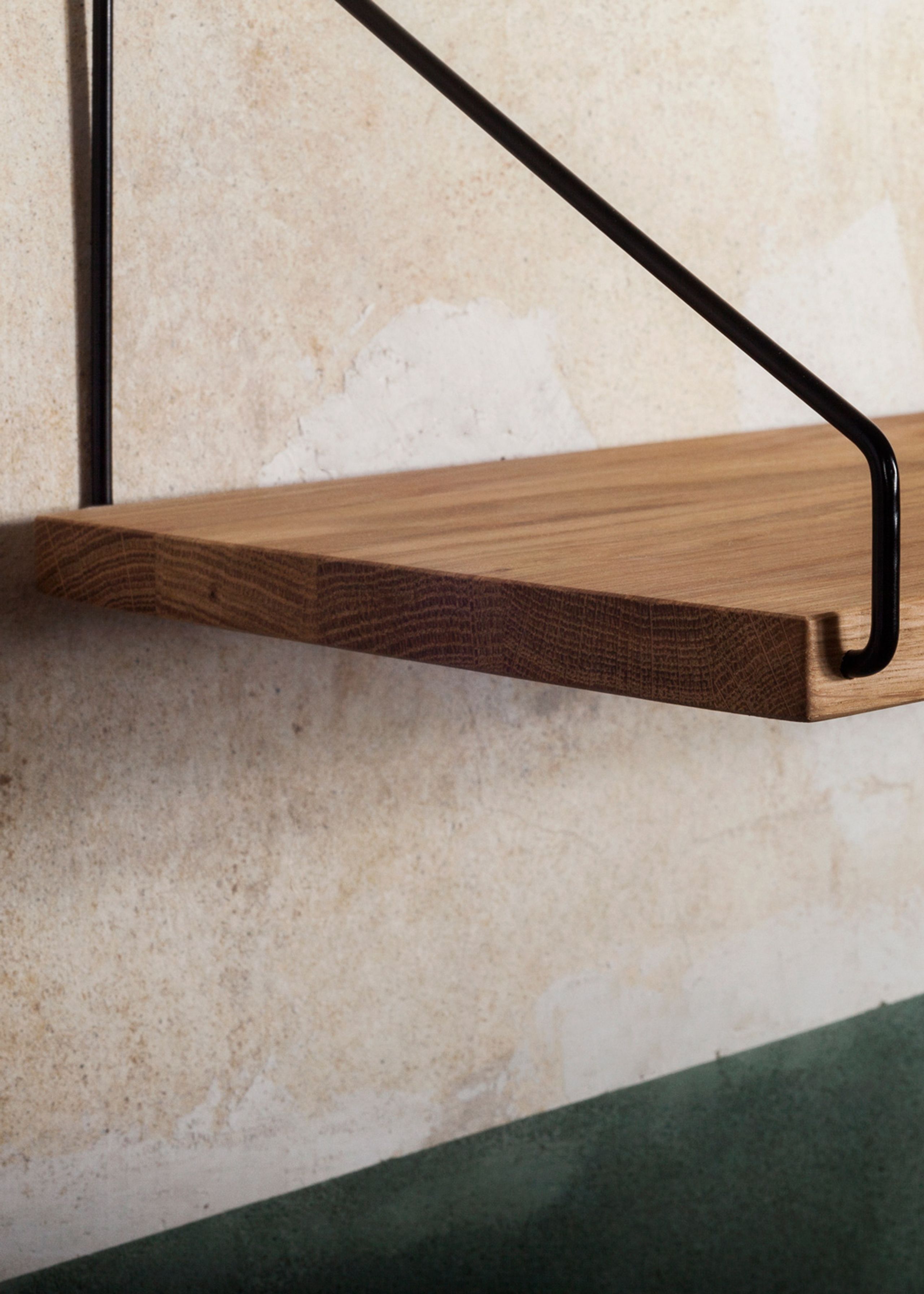 FRAMA - 1 - Oak Shelf - 60 cm. - Eg/Sort