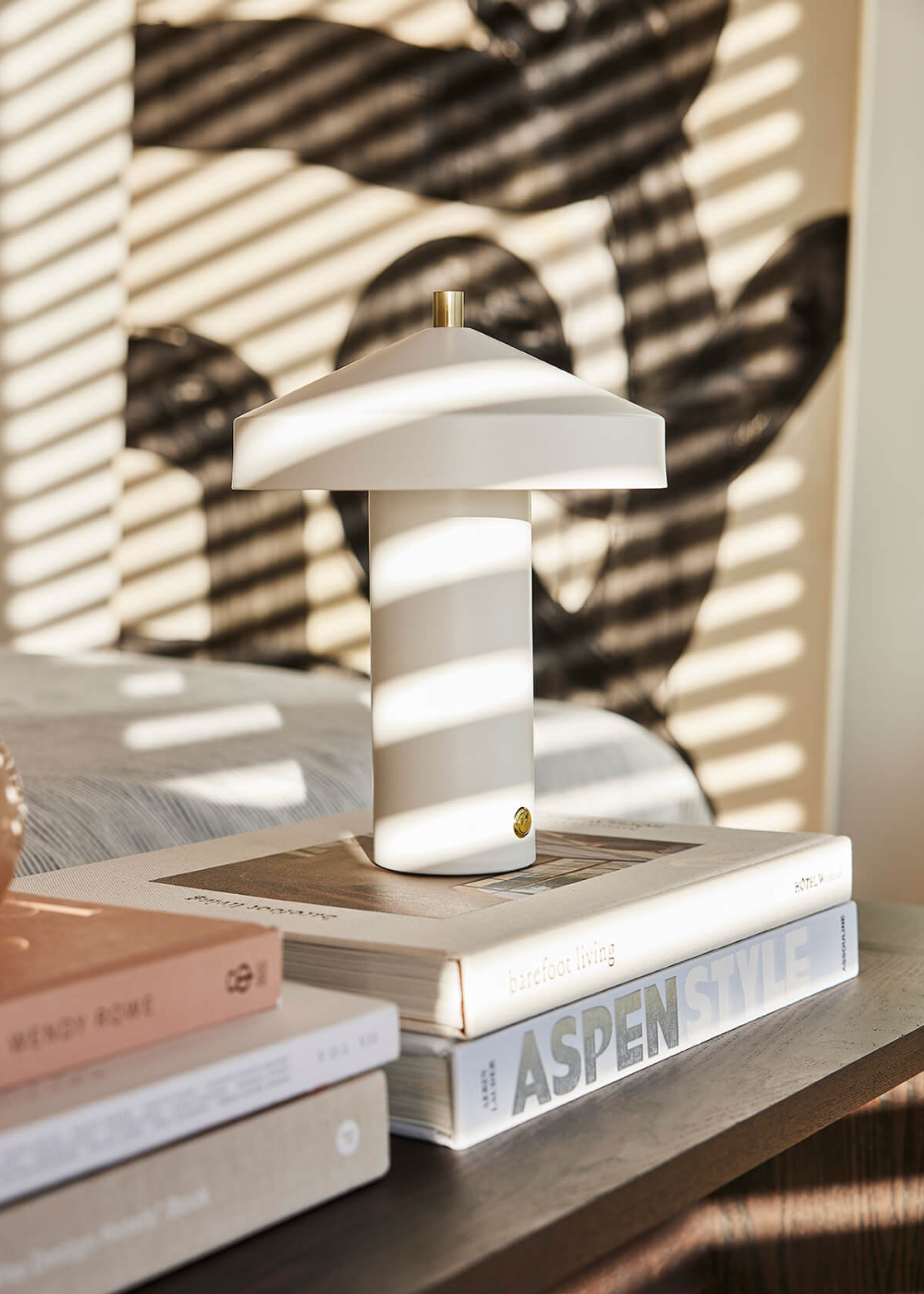 OYOY LIVING - Lampe de table - Hatto Table Lamp LED - White