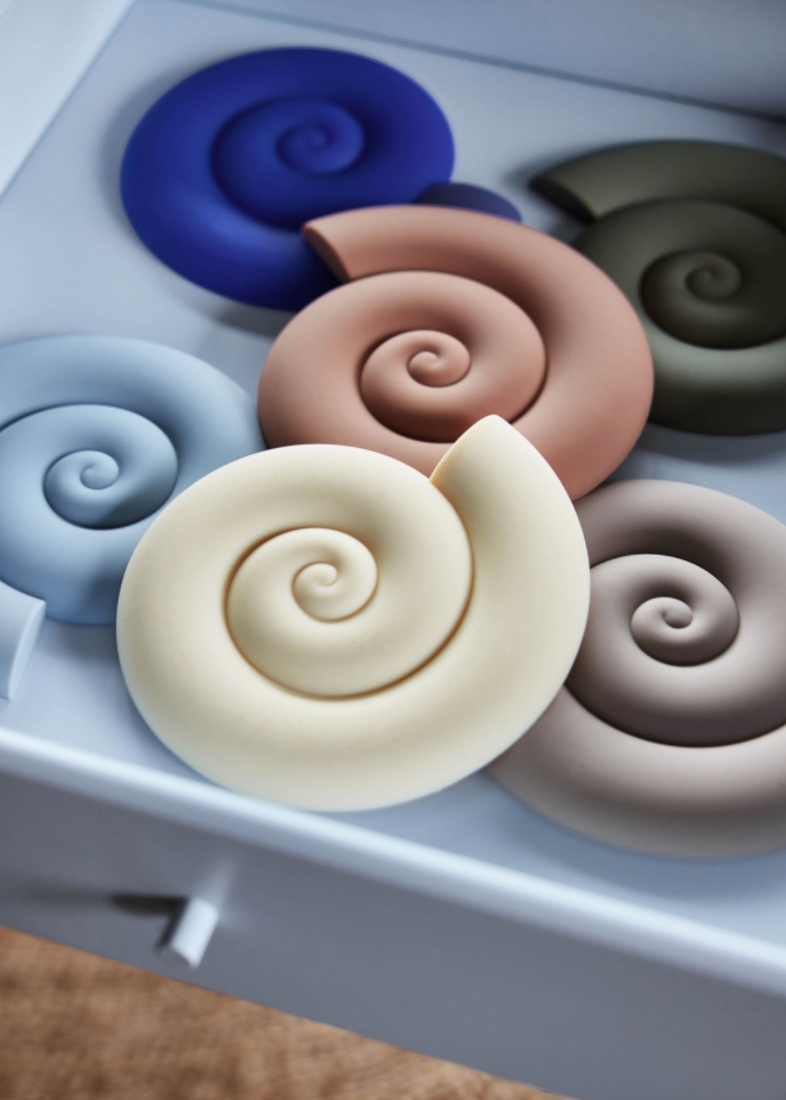 OYOY LIVING - Grytunderlägg - Nautilus Trivet - 706 Olive
