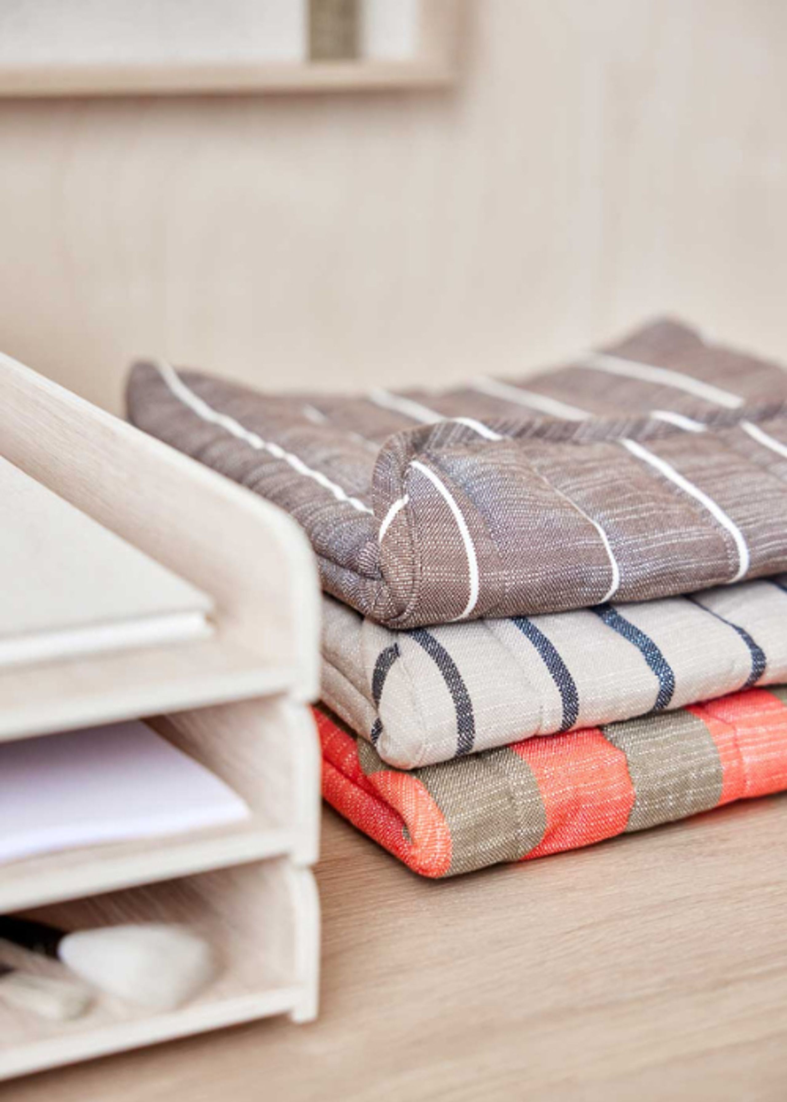 OYOY LIVING - Computer Sleeve - Futo Sleeve - Model 13 - 405 Cherry Red