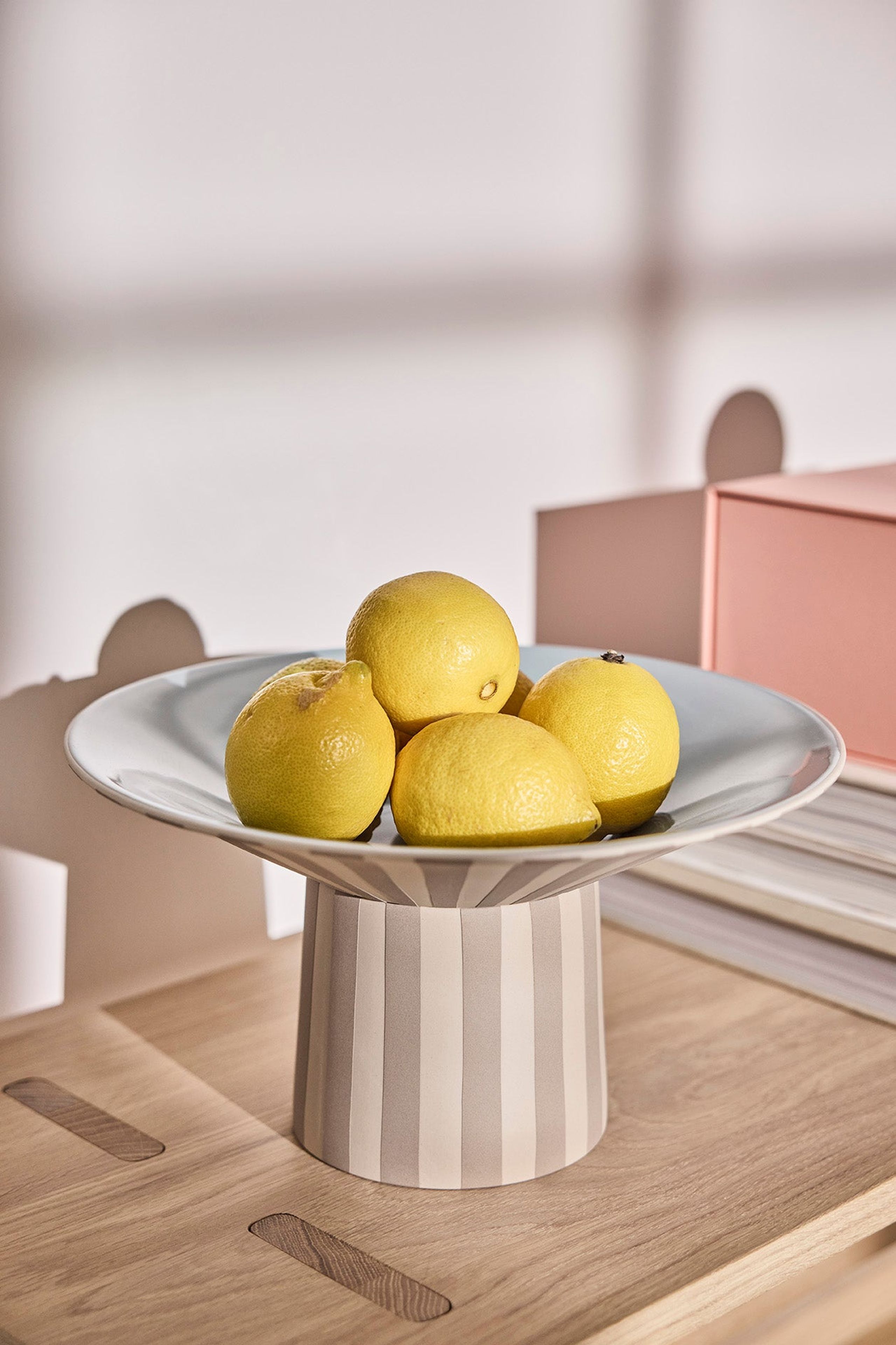 OYOY LIVING - Decorative dish - Toppu Centerpiece - Clay/Ice Blue