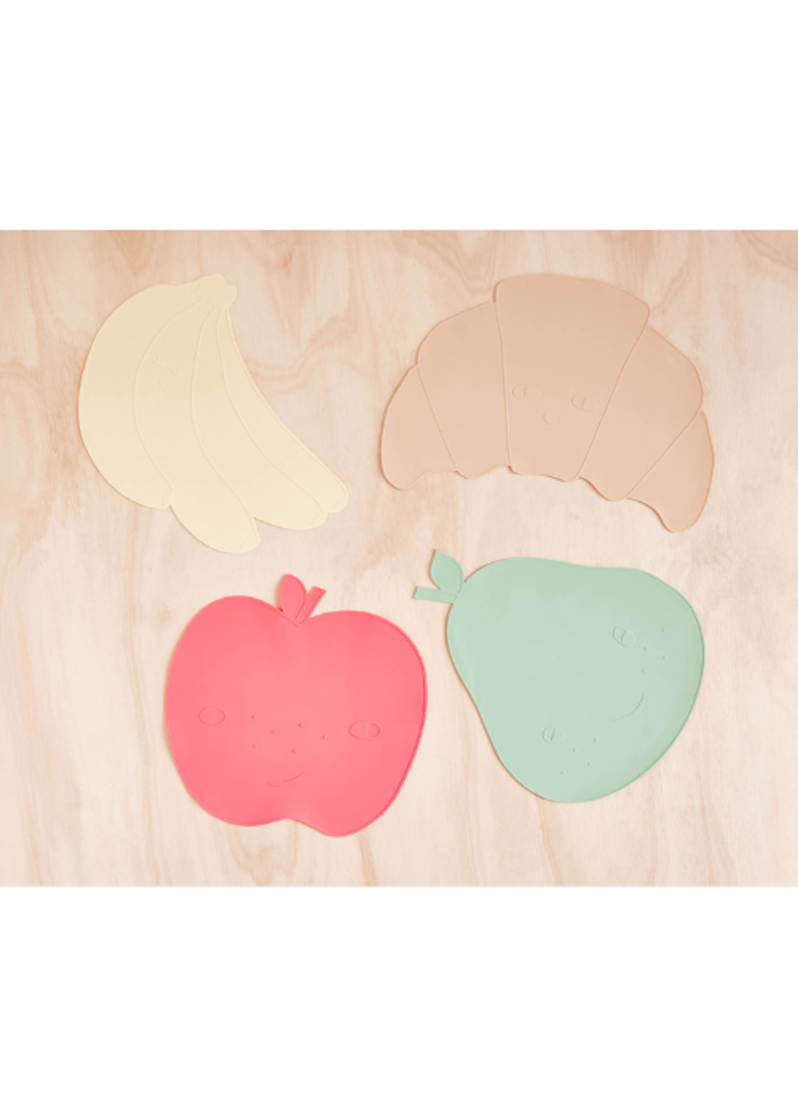 OYOY MINI - Children's placemat - Yummy Placemat - 405 Cherry Red - Apple