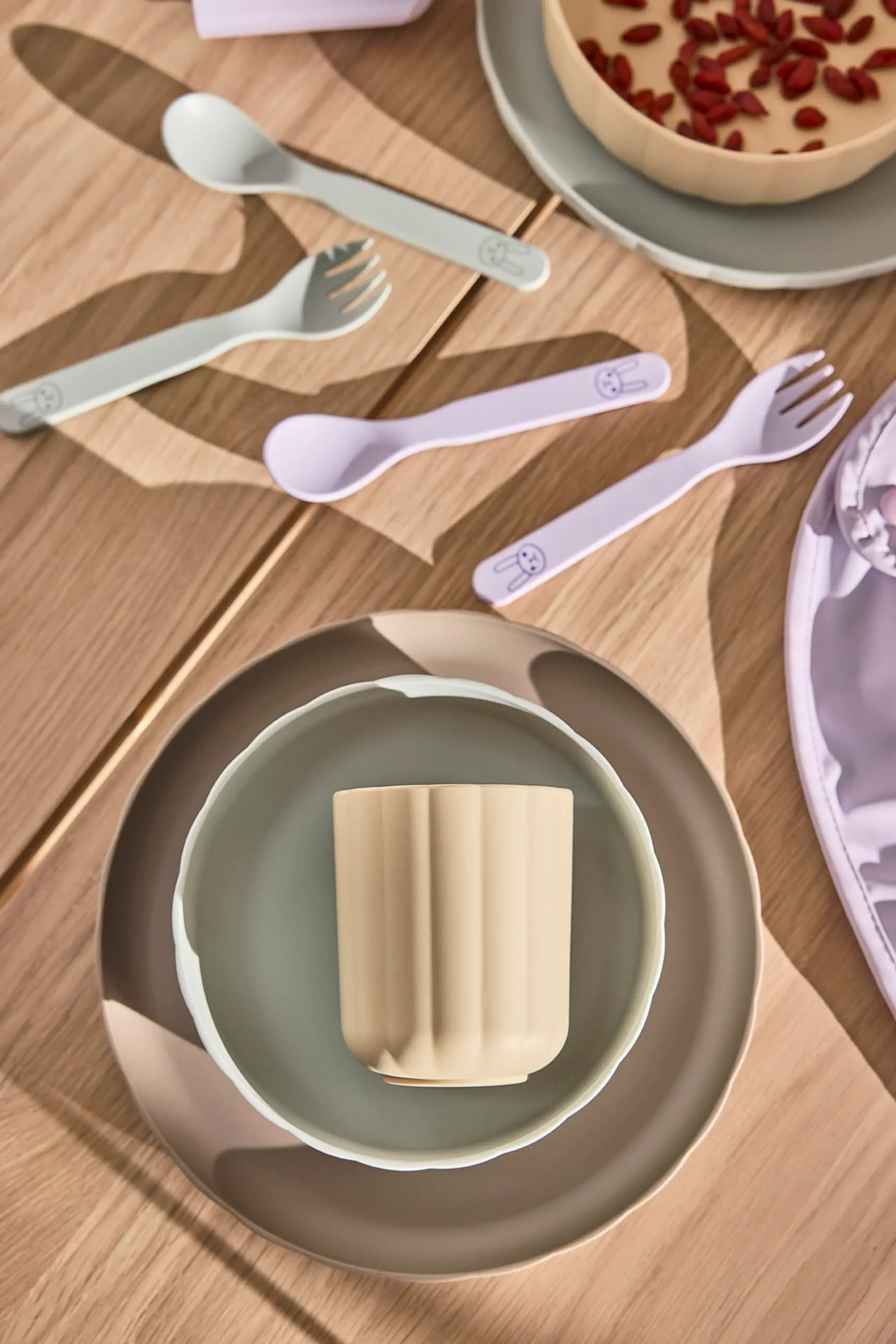 OYOY MINI - Artigos de jantar para crianças - Pullo Tableware Set - Pale Mint/Vanilla/Lavender