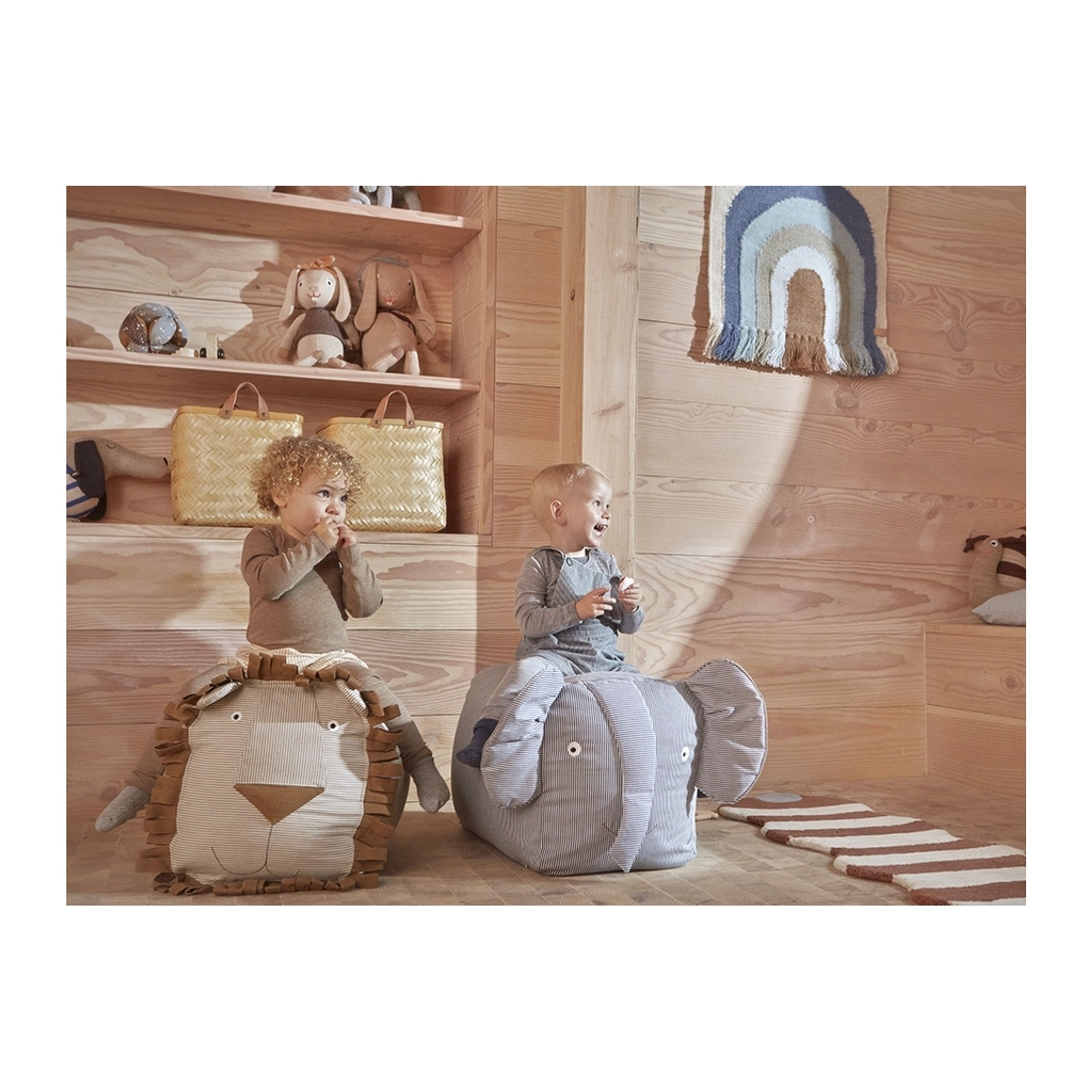 OYOY - Sitzsack - Lobo Løve - 307 Karamel