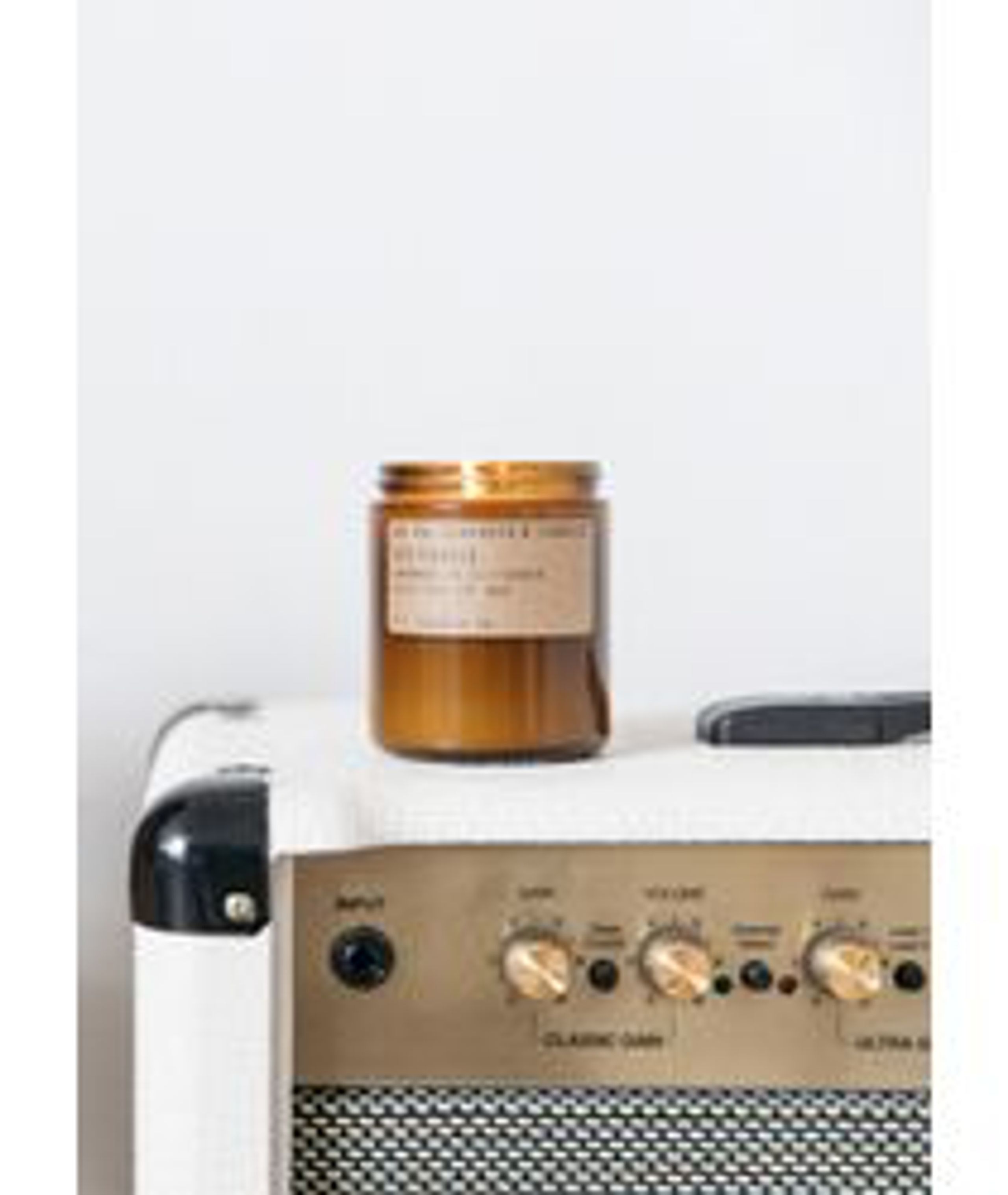 P.F. Candle Co. - Duftlys - Classic Soy Candle - No. 04 Teakwood & Tobacco / standart