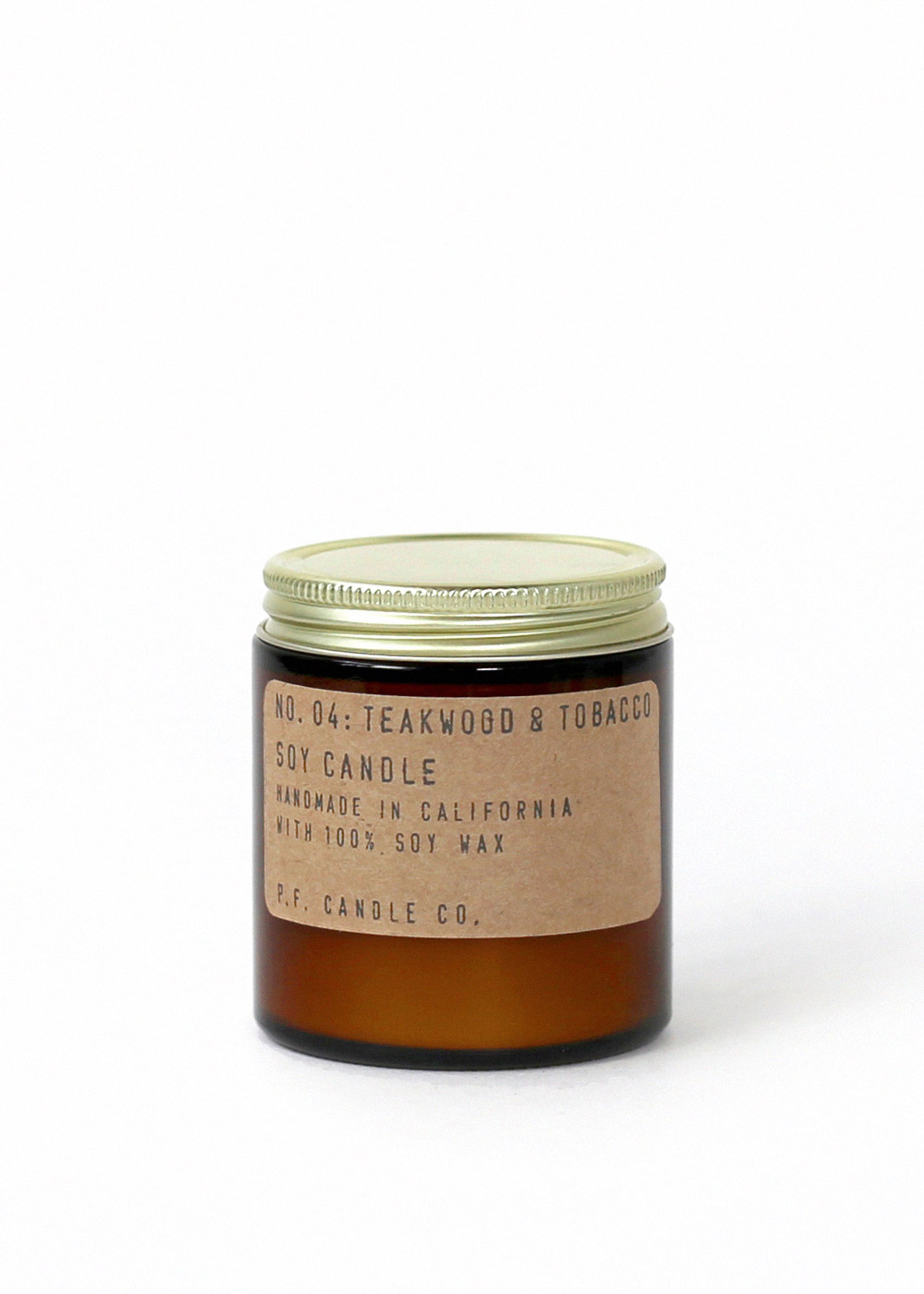 P.F. Candle Co. - Duftkerzen - Classic Soy Candle - NO. 04 Teakwood & Tobacco / small