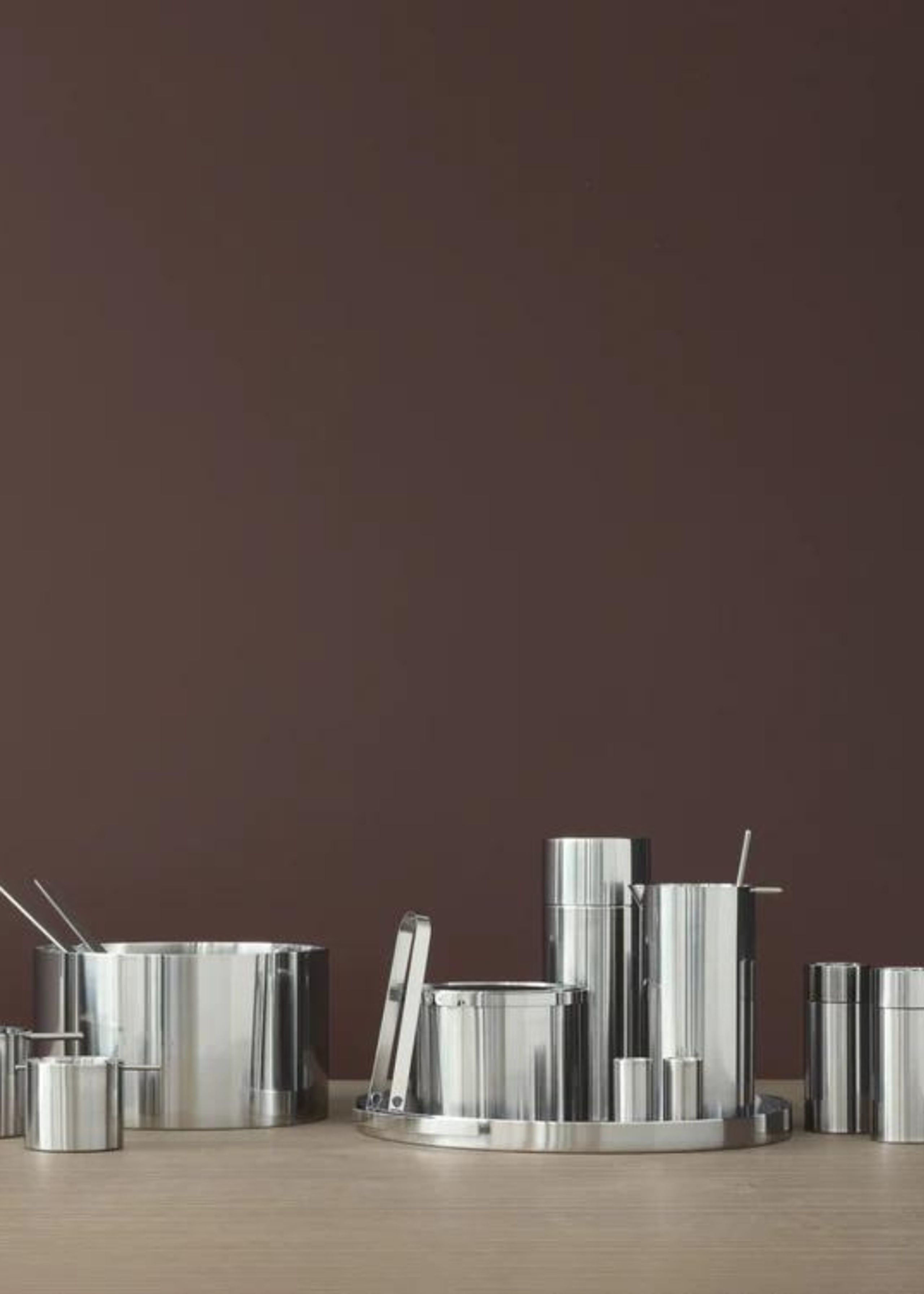 Pedestal - - Arne Jacobsen Cocktail Shaker - Steel