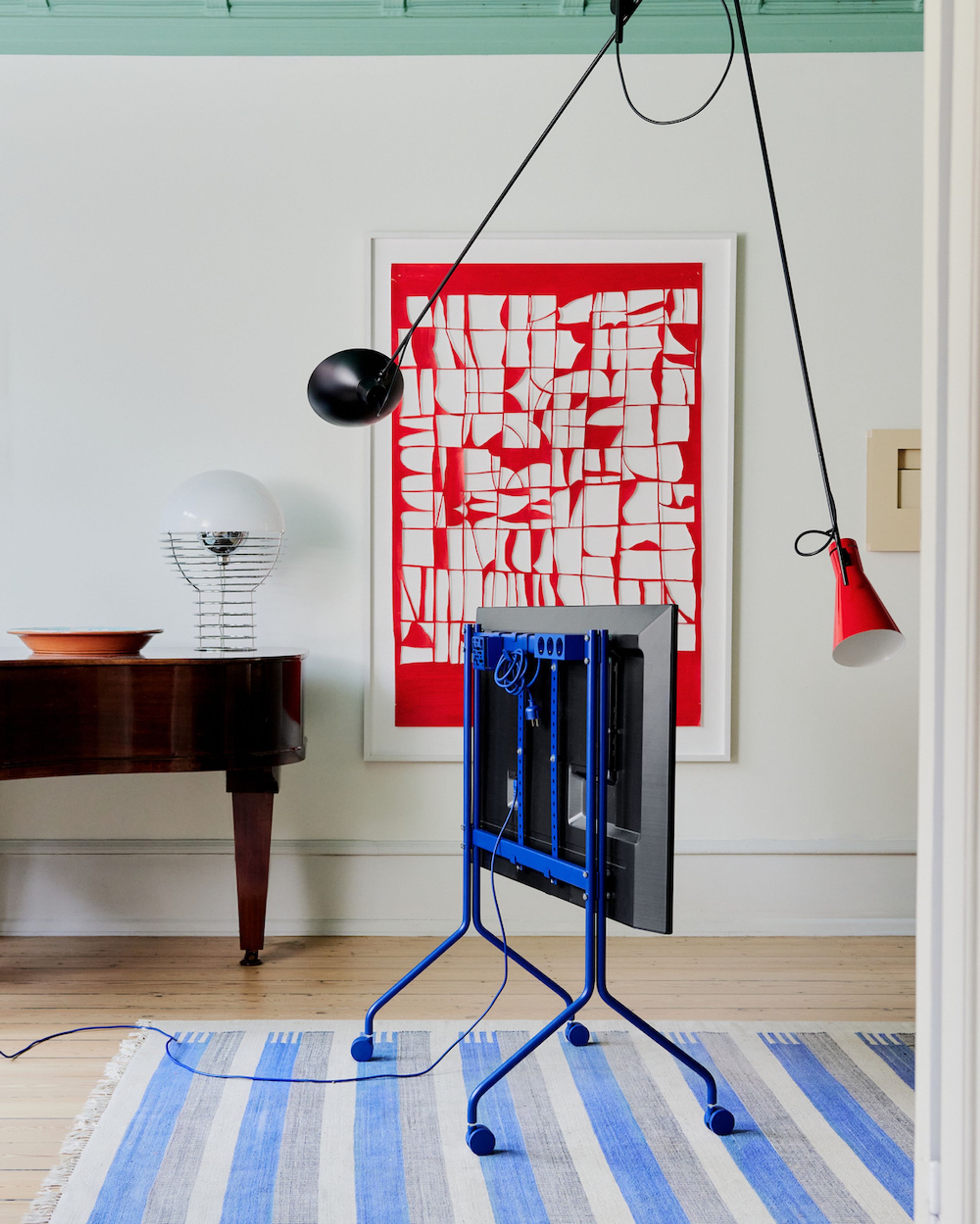 Pedestal - TV-Stander - Moon Rollin - Ultra Marine