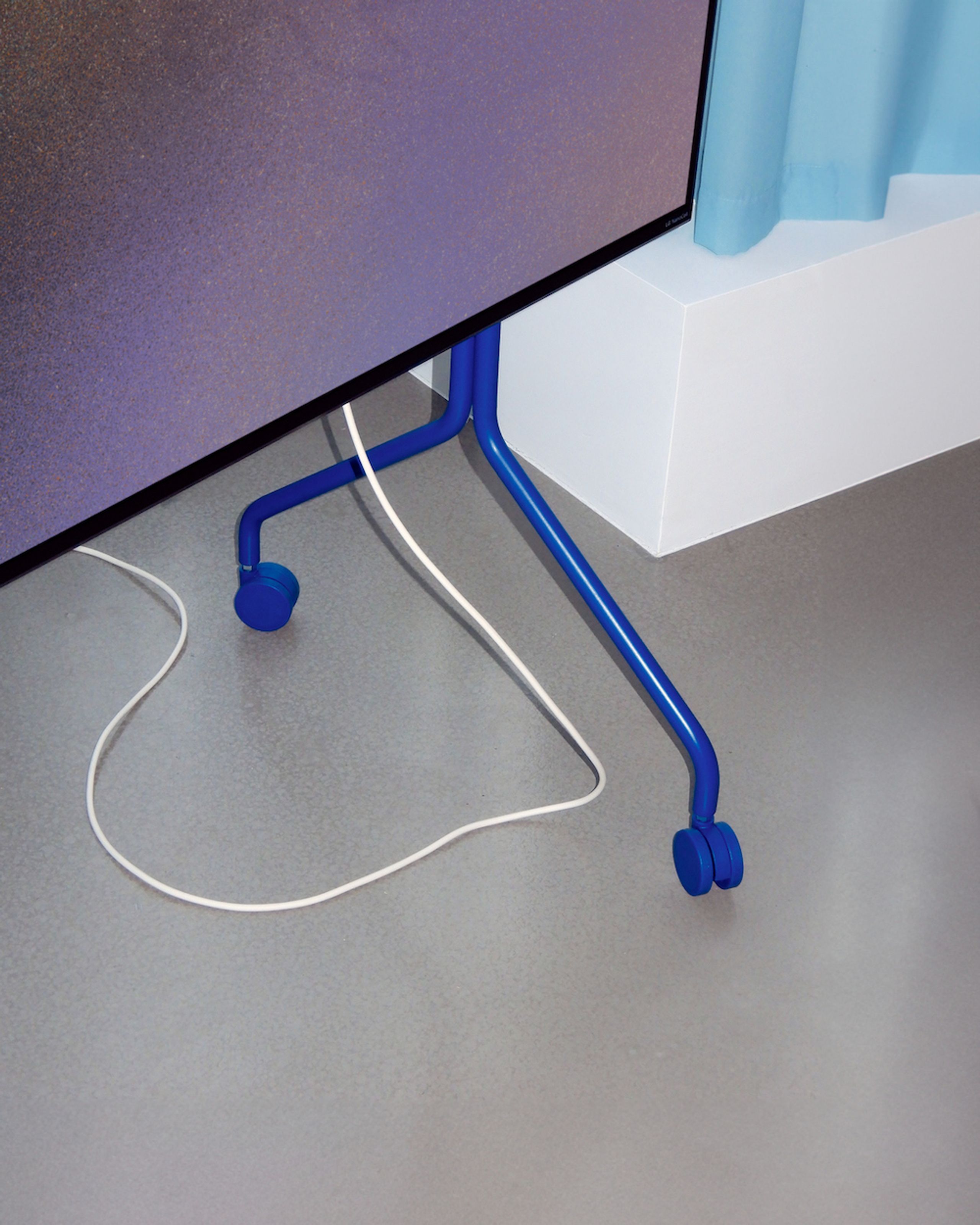 Pedestal - TV-Stander - Moon Rollin - Ultra Marine