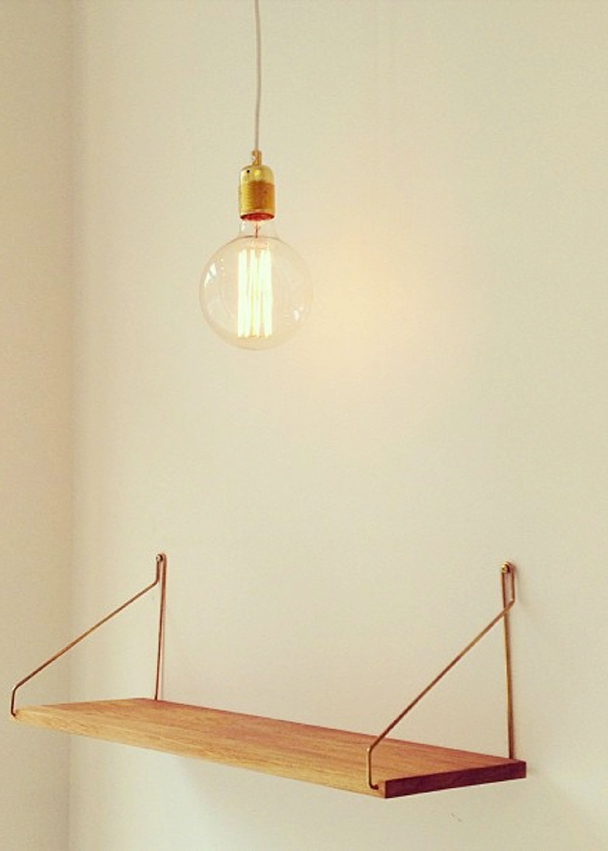 FRAMA - Pendants - Pendel E27 - Brass/Black Cable