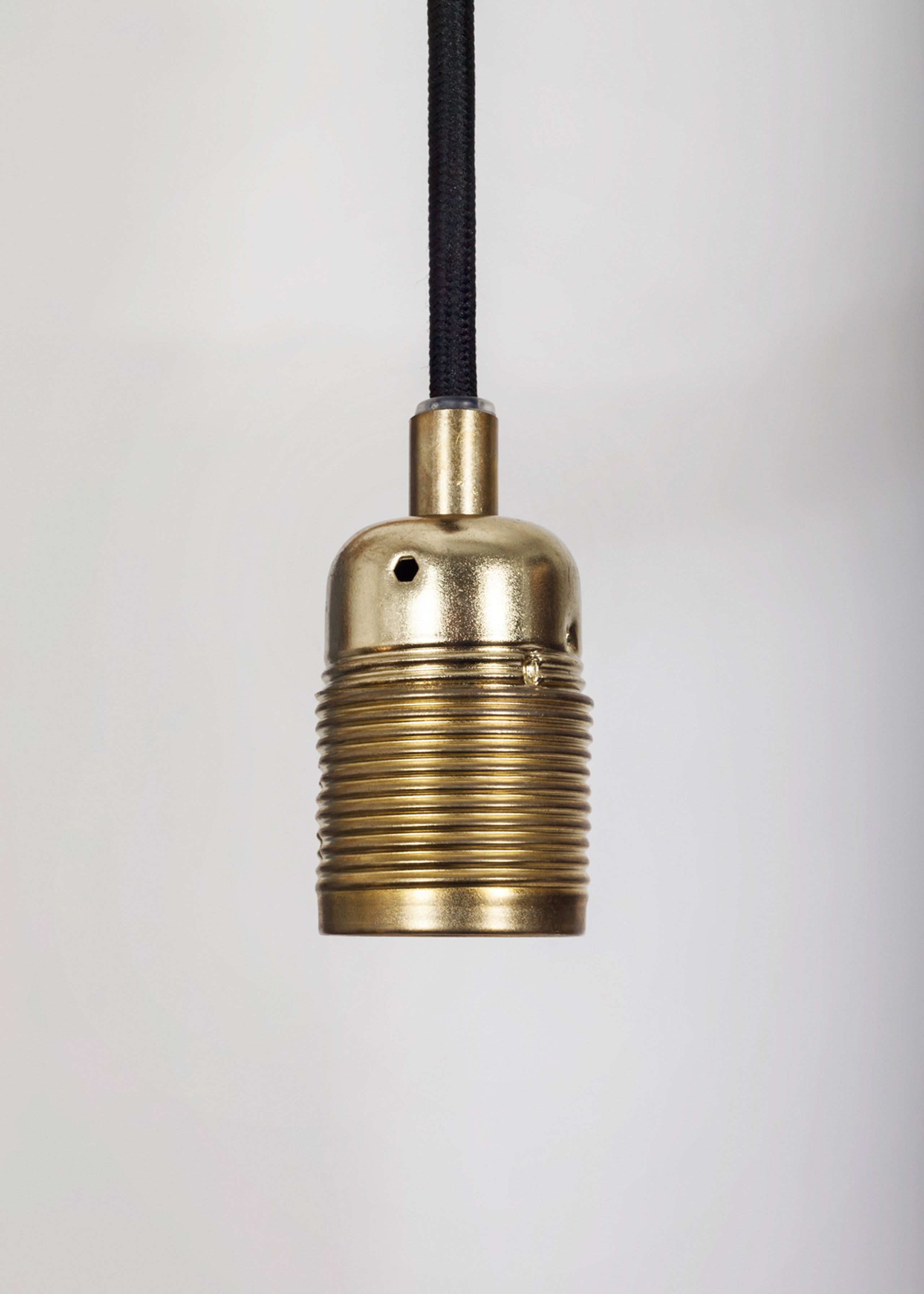 FRAMA - Pendants - Pendel E27 - Brass/Black Cable