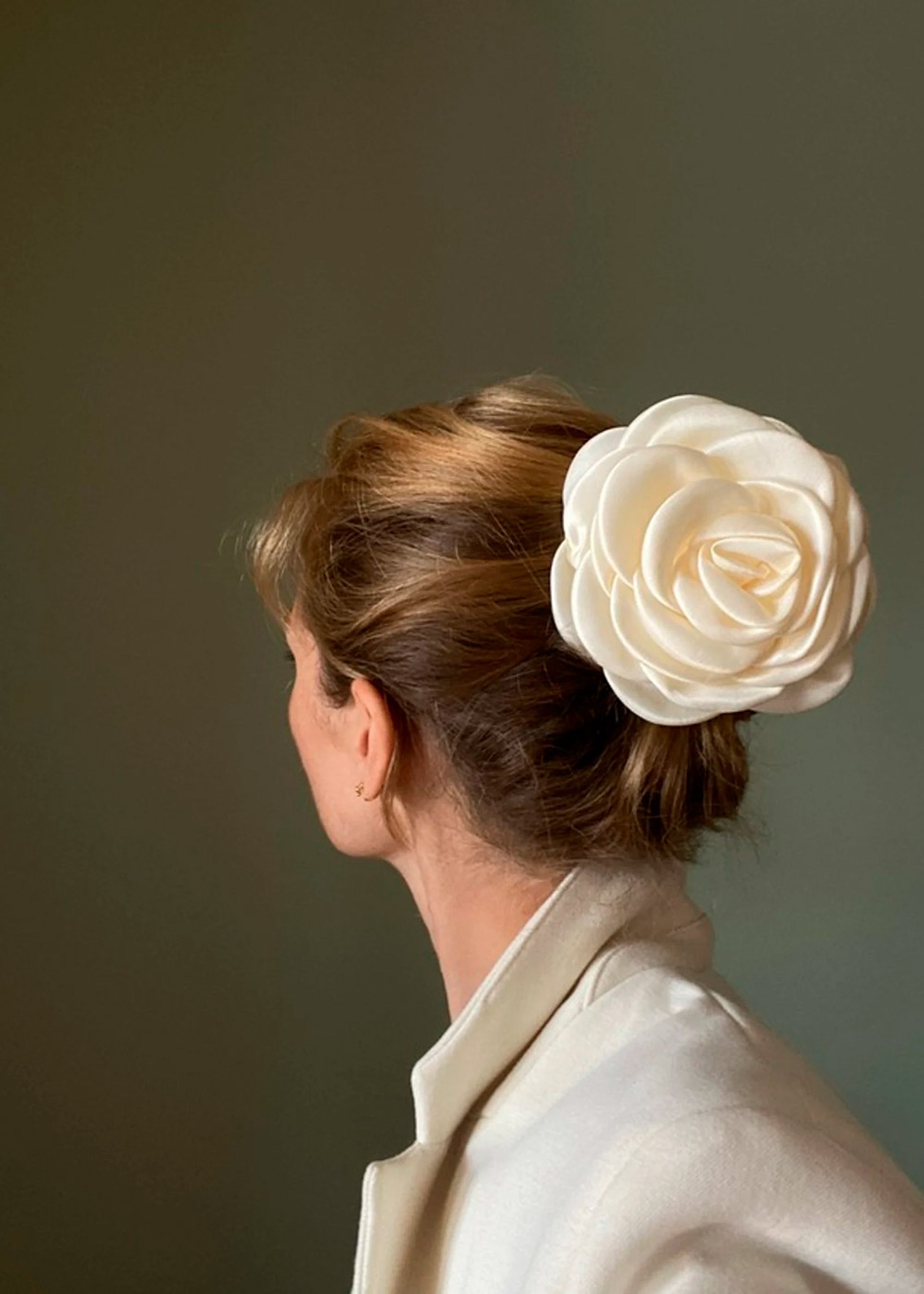 Pico - - Giant Satin Rose Claw - Ivory