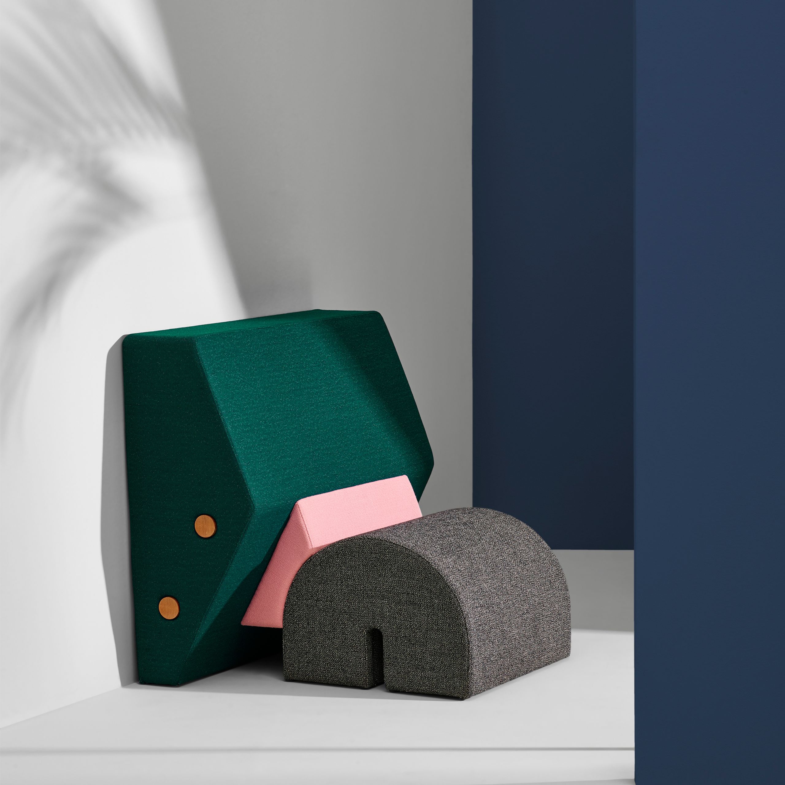 PLEASE WAIT to be SEATED - Loungesessel - Keystone Lounge Chair / By OS & OOS - Blue / Pink / Grey