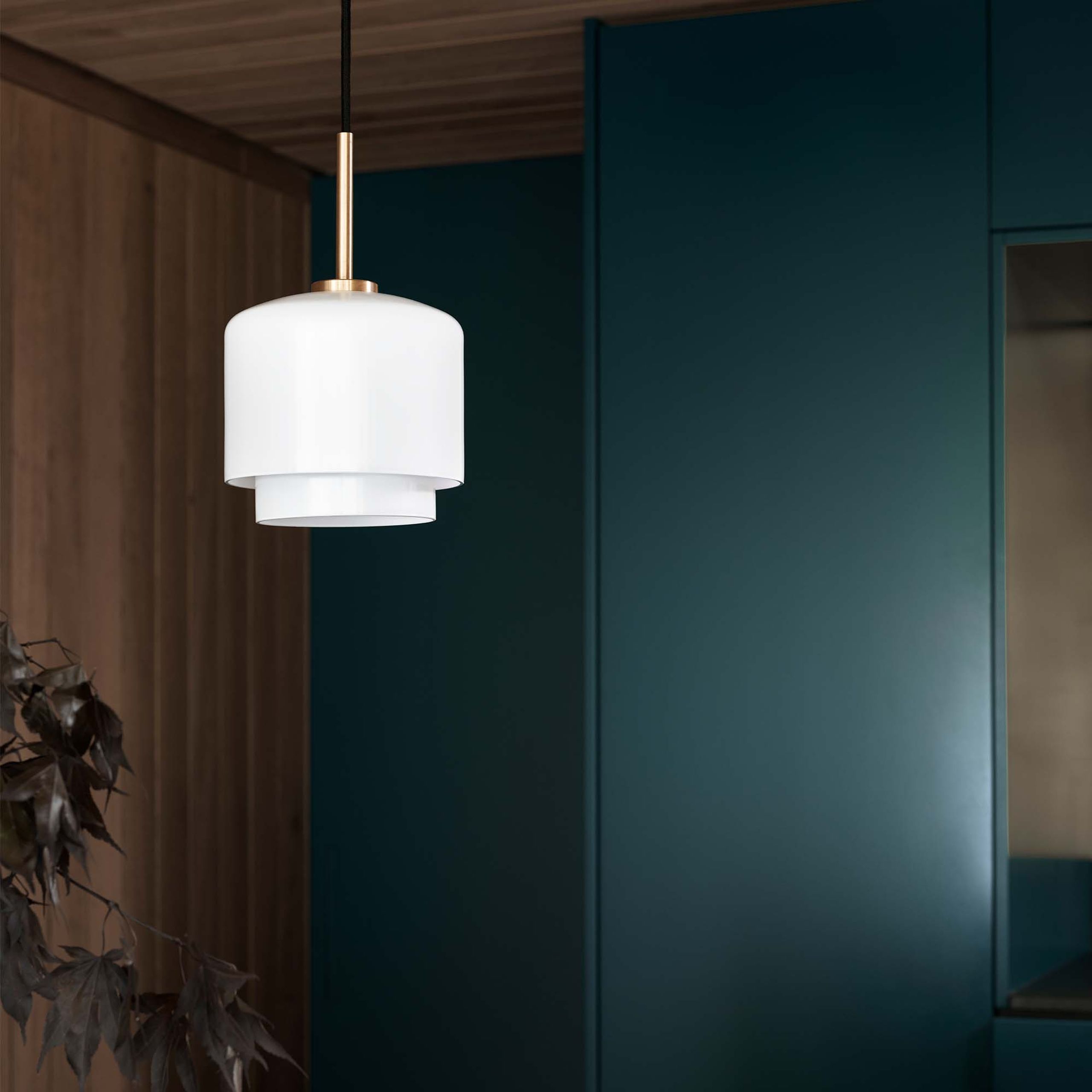 PLEASE WAIT to be SEATED - Pendule - Megumi Pendant / By PLEASE WAIT to be SEATED - Brass / Opal glass - Ø18