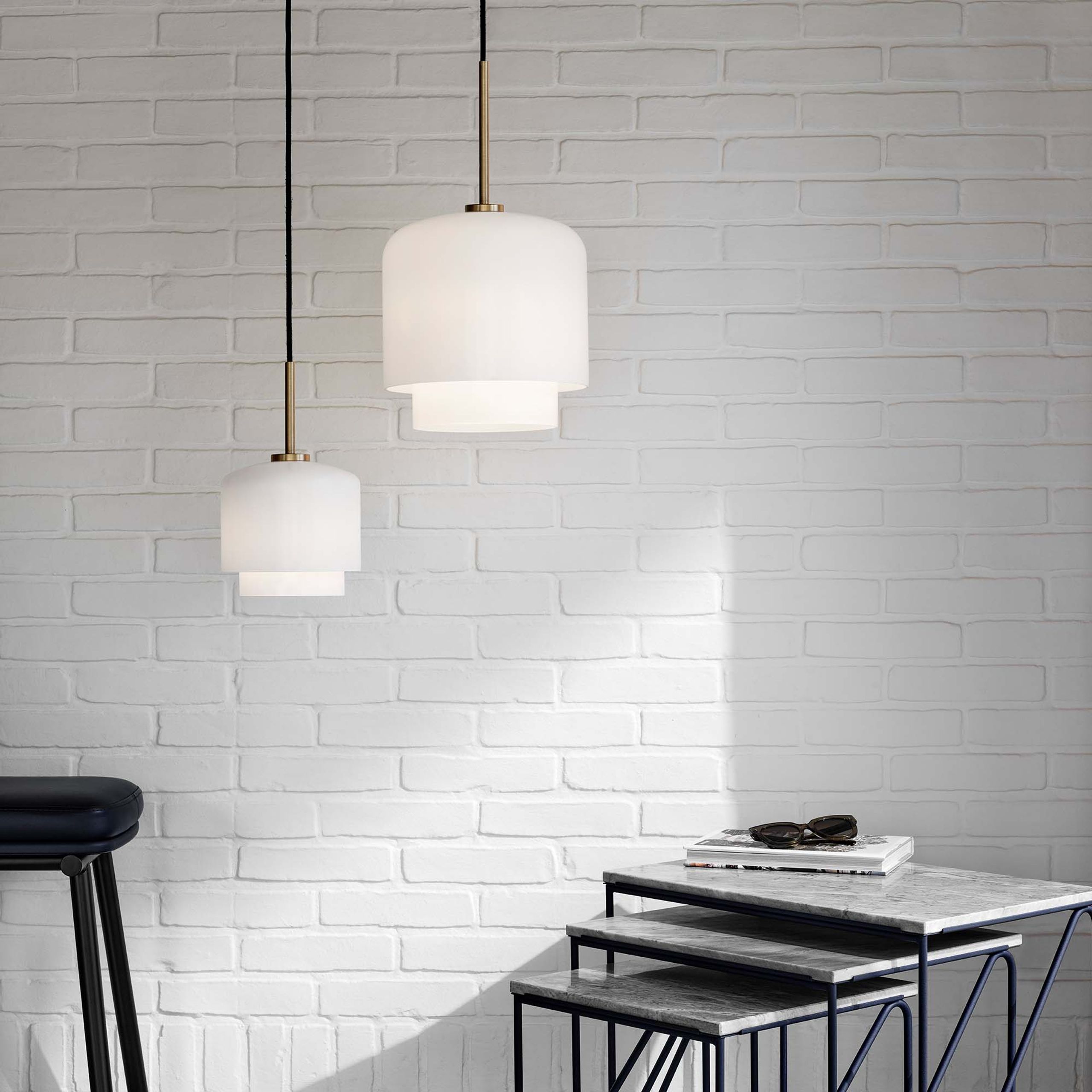 PLEASE WAIT to be SEATED - Pendule - Megumi Pendant / By PLEASE WAIT to be SEATED - Brass / Opal glass - Ø18