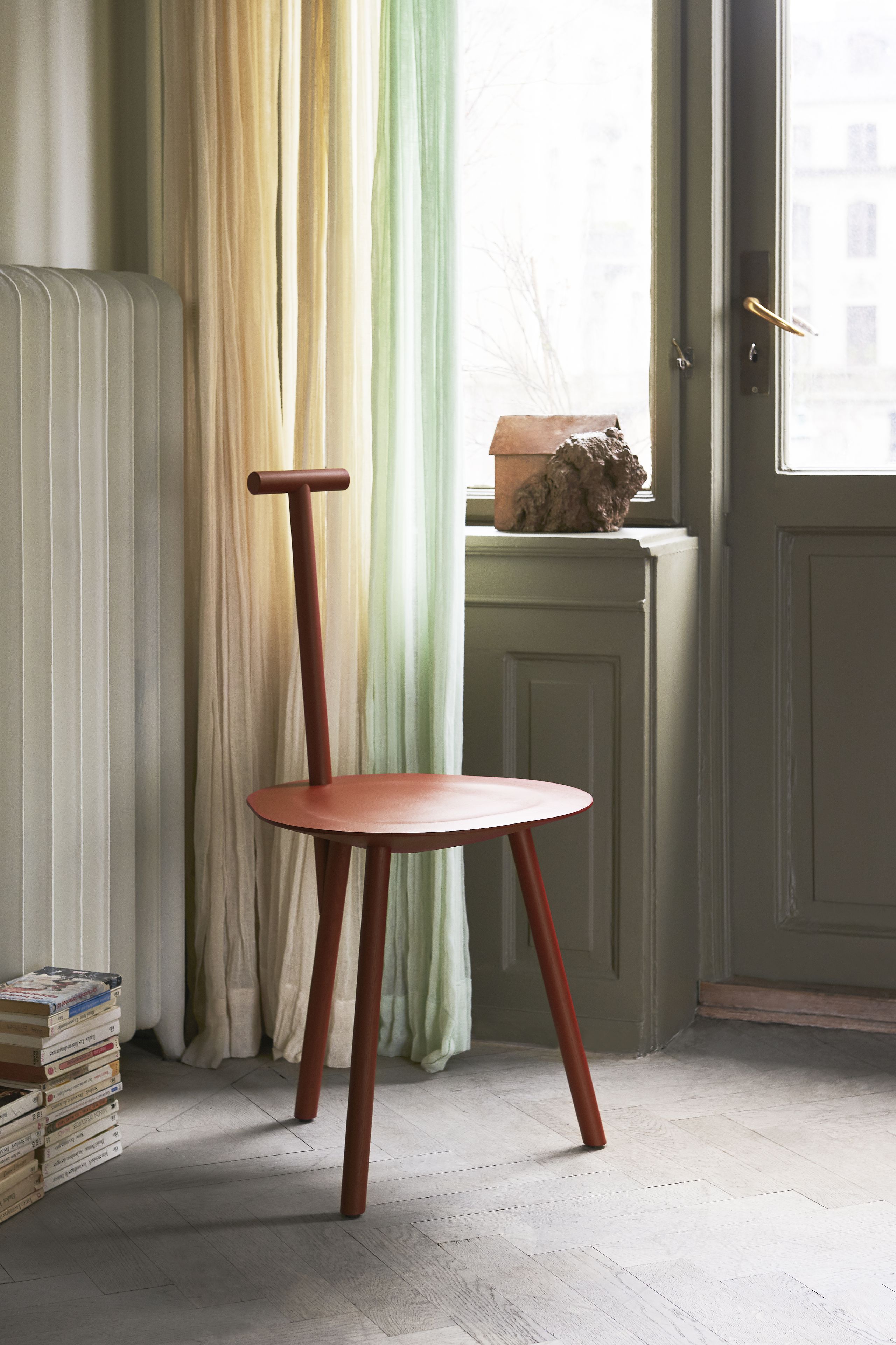 PLEASE WAIT to be SEATED - Esstischstuhl - Spade Chair / By Faye Toogood - Basque Red