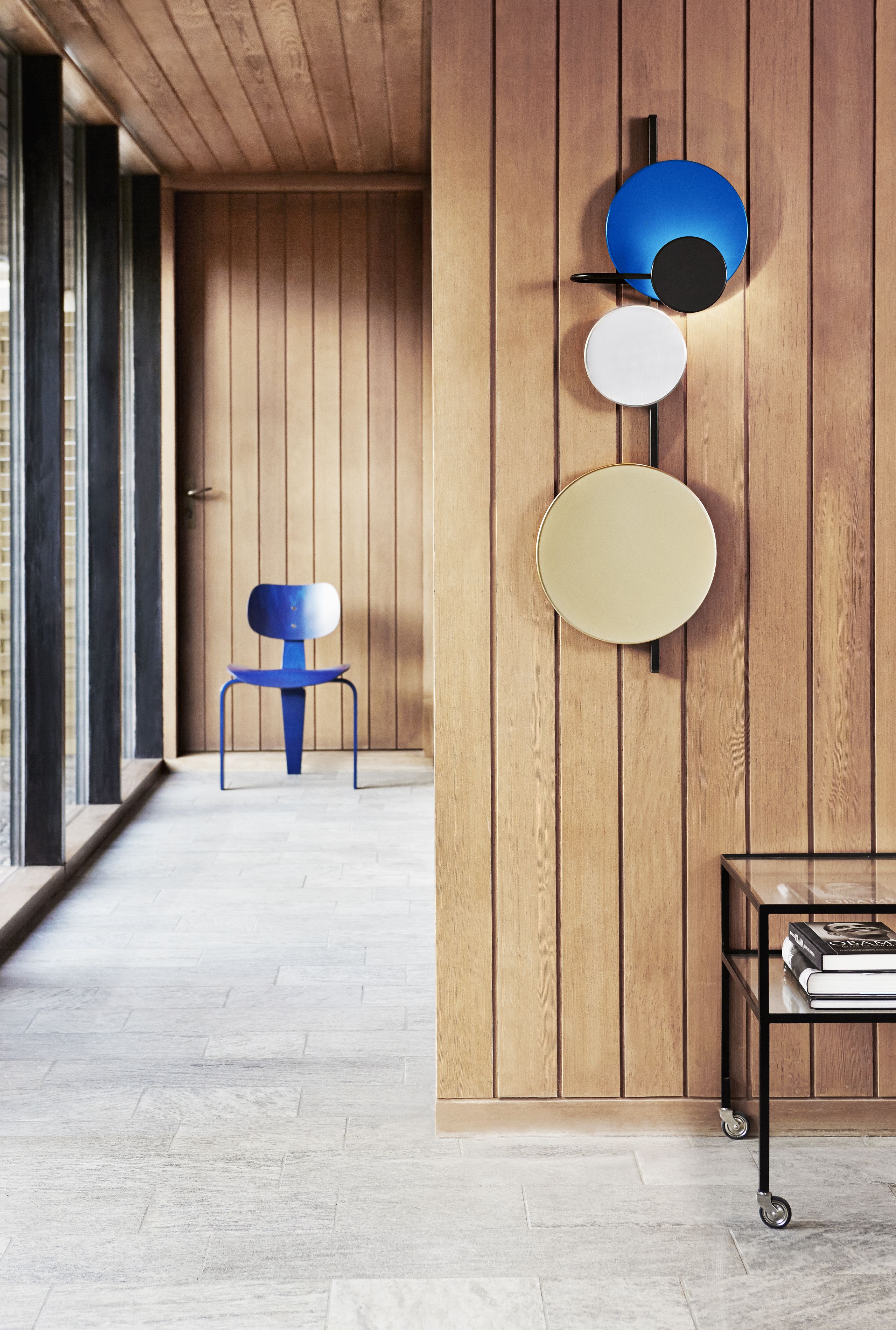 PLEASE WAIT to be SEATED - Lámpara de pared - Planet Lamp / By Mette Schelde - Jaipur