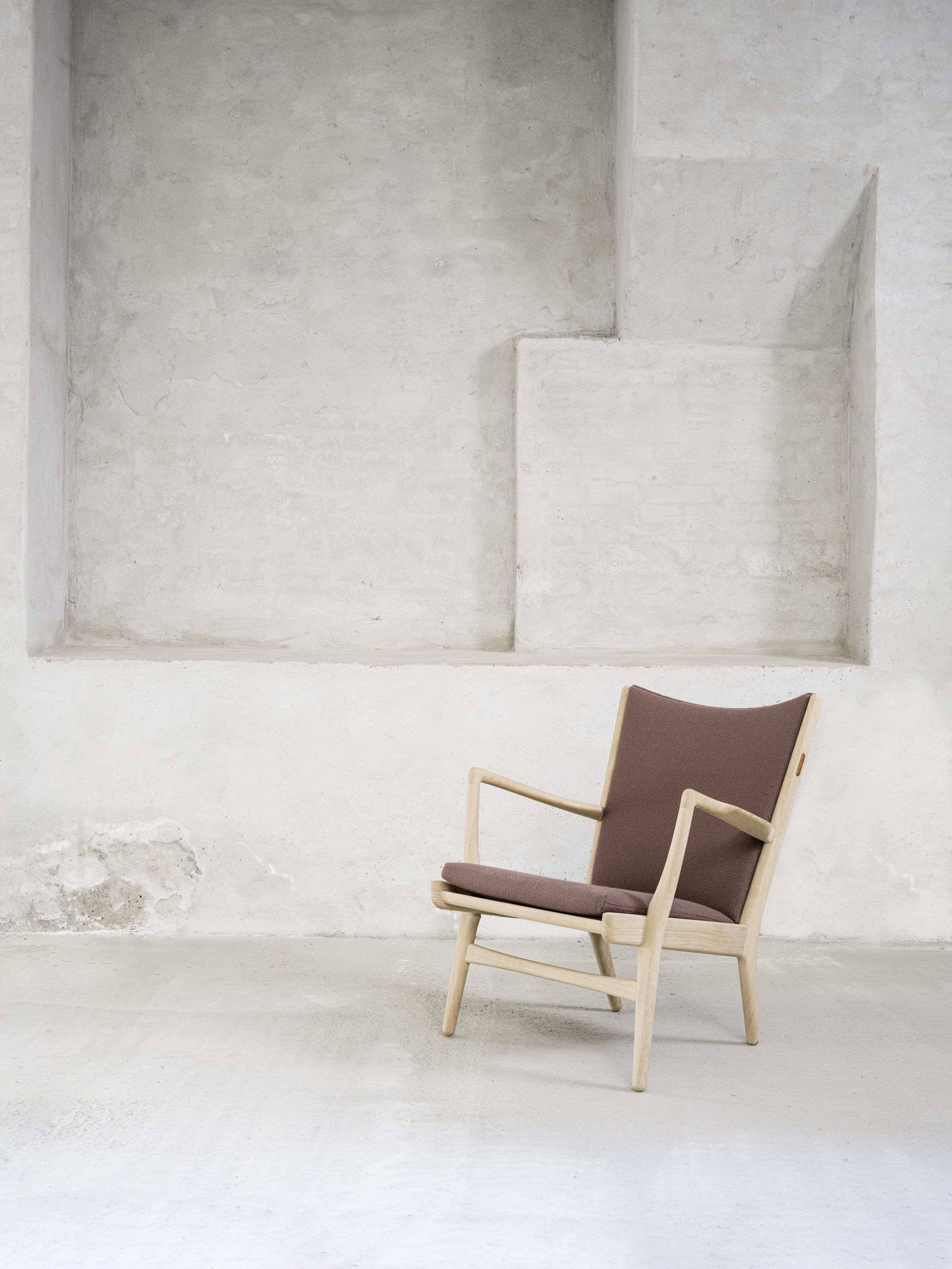 PP Møbler - Lænestol - pp16 / By Hans J. Wegner - Rømø Fabric 67-111/104 / Soaped Oak