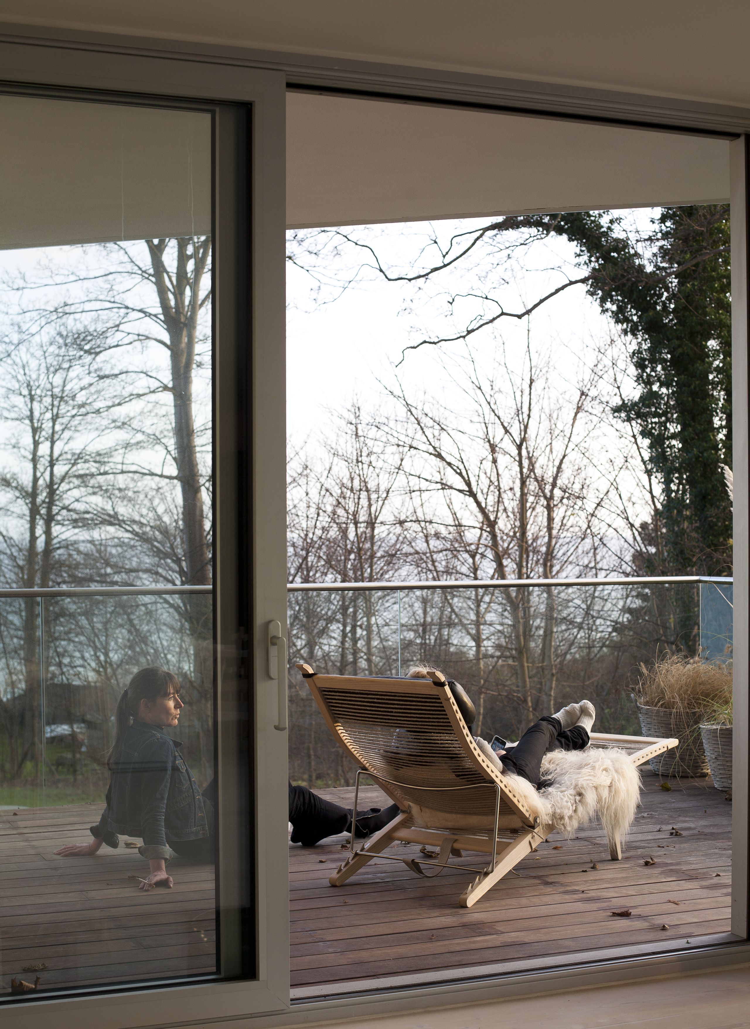 PP Møbler - Liegestuhl - pp524 Deck Chair / By Hans J. Wegner - Natural Flag Halyard / Standard Fabric / Soaped Oak