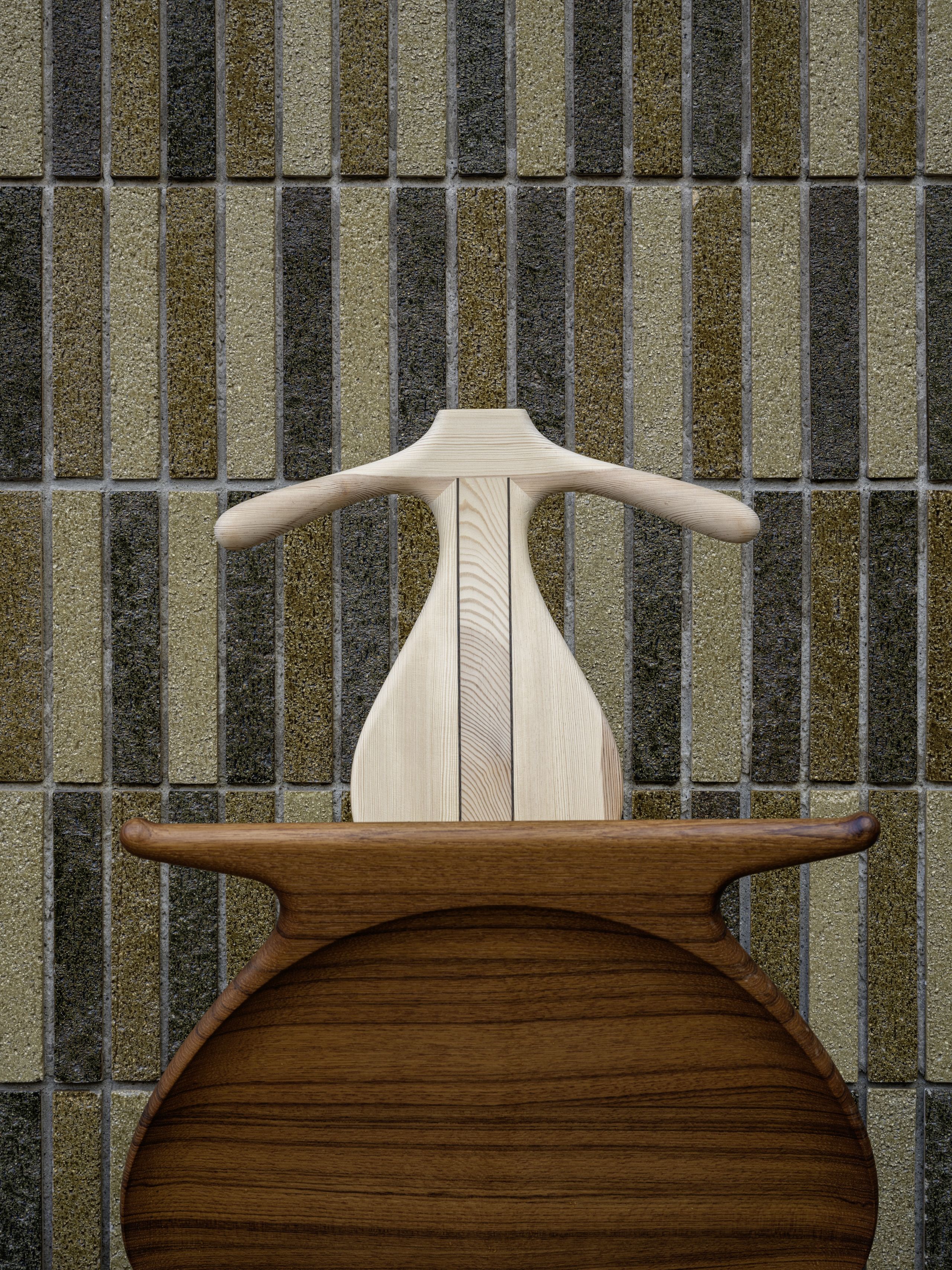 PP Møbler - Spisebordsstol - pp250 Valet Chair / By Hans J. Wegner - Soaped Pine / Teak