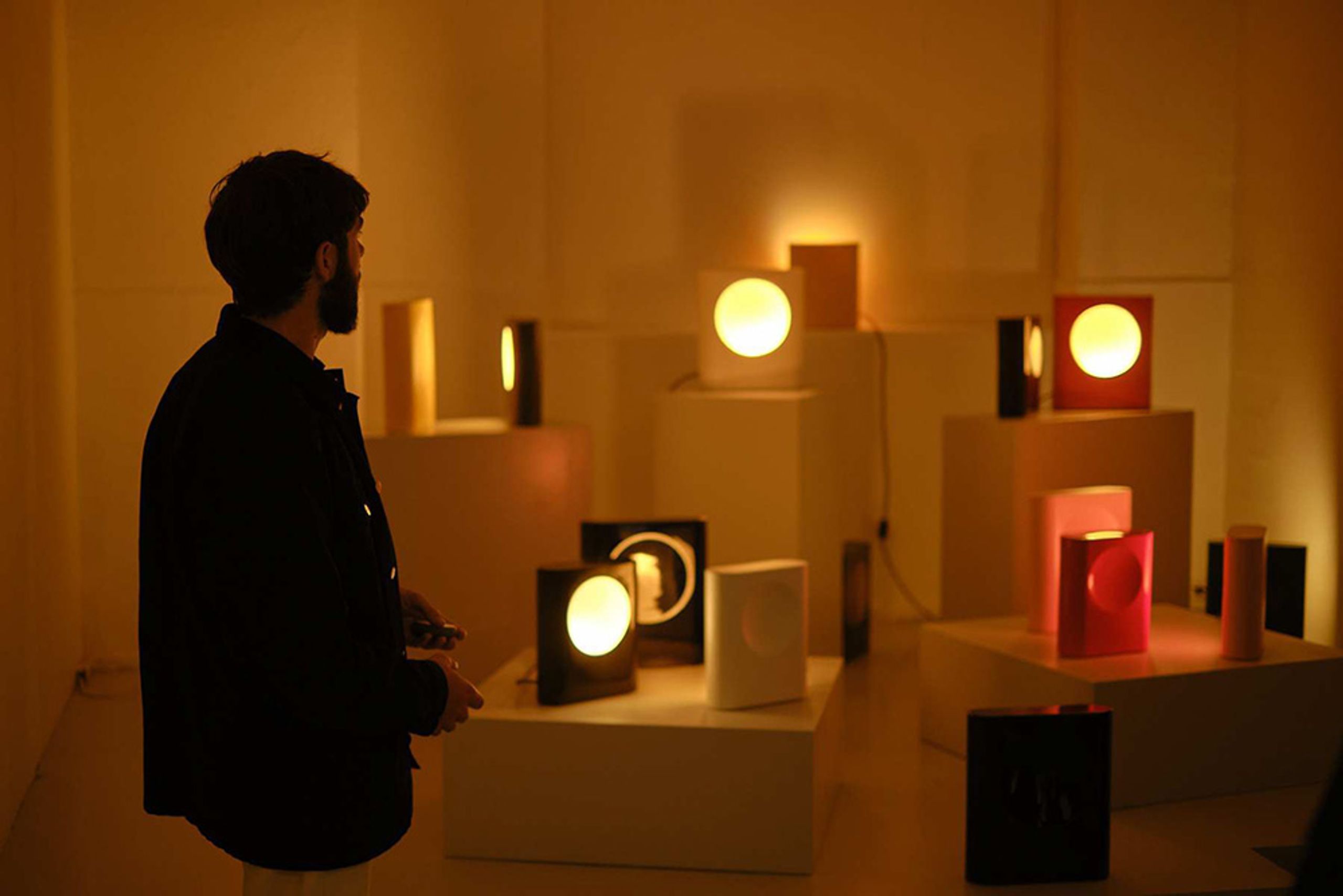 raawii - Table Lamp - Signal Lamp / Small - Coral Blush